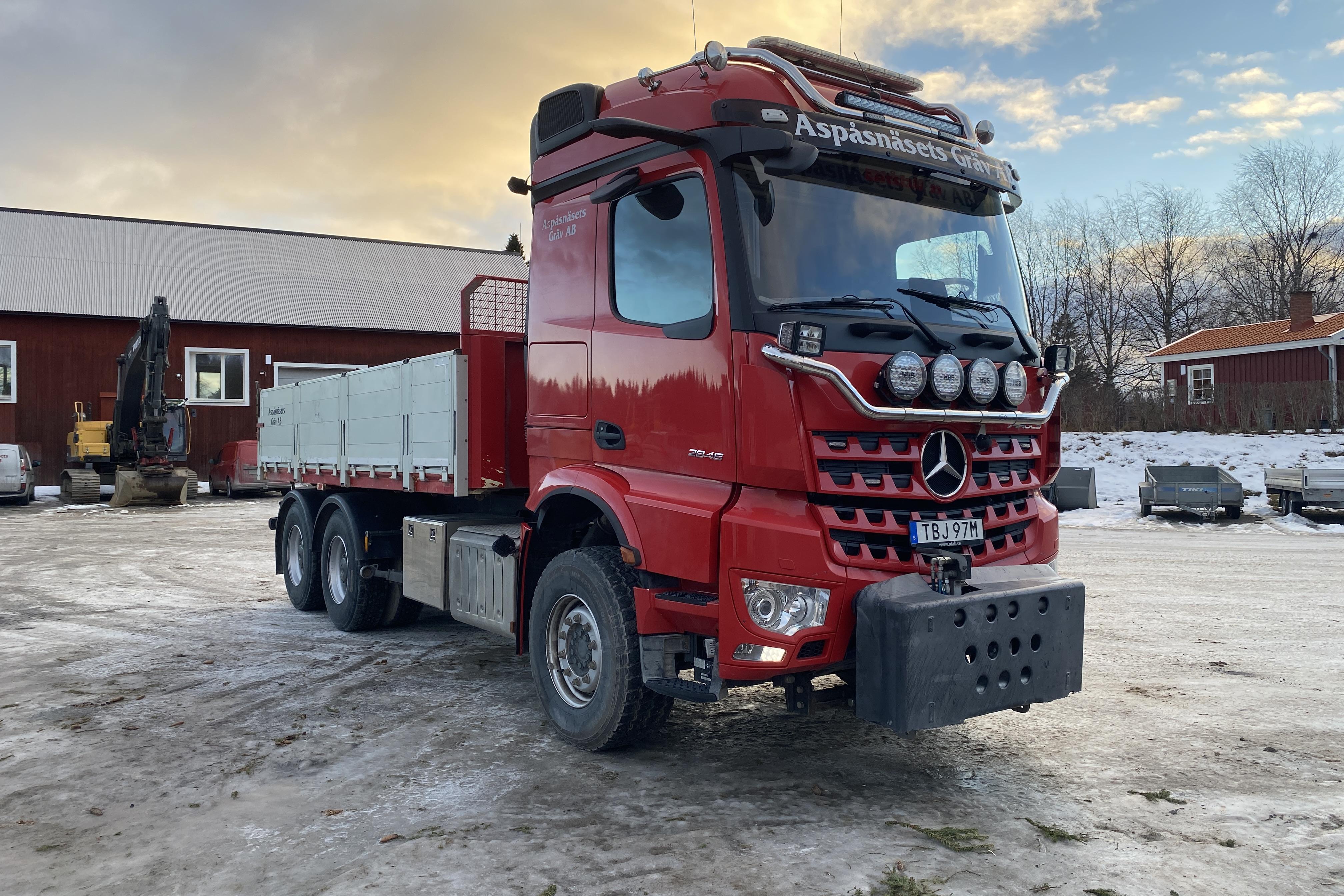 MERCEDES BENZ 963-7-E - 184 942 km - Automat - röd - 2019