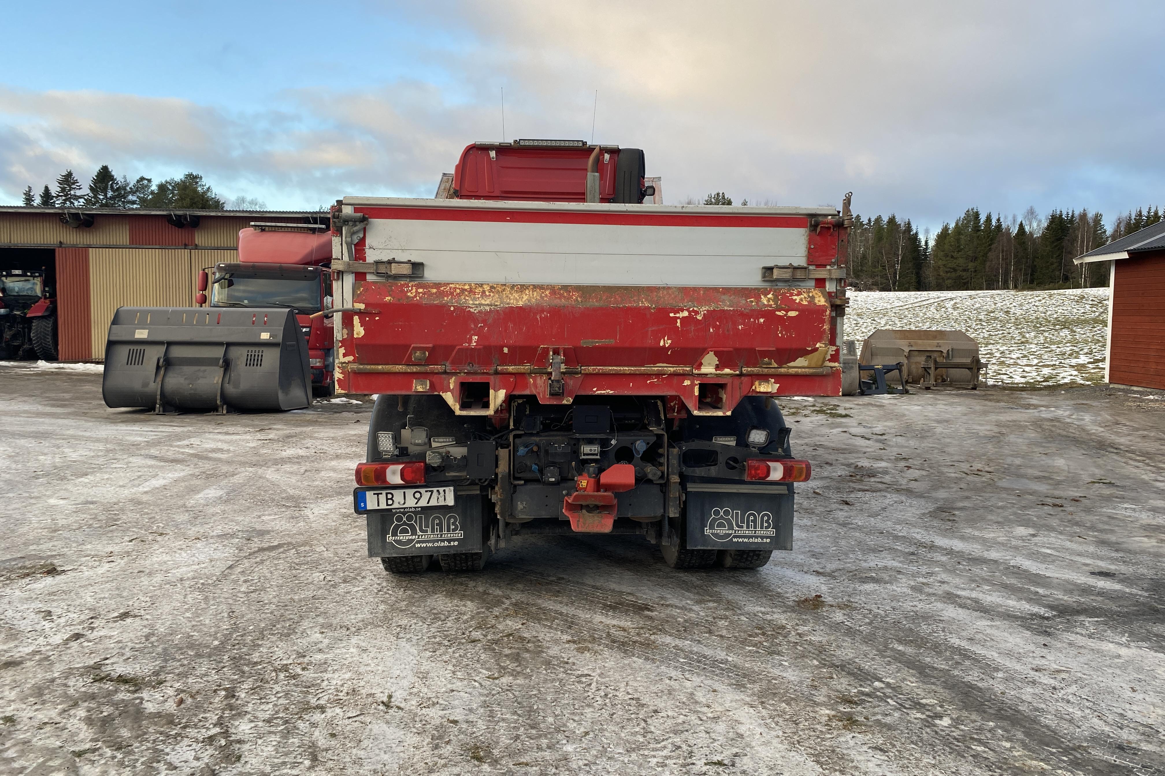 MERCEDES BENZ 963-7-E - 184 942 km - Automat - röd - 2019