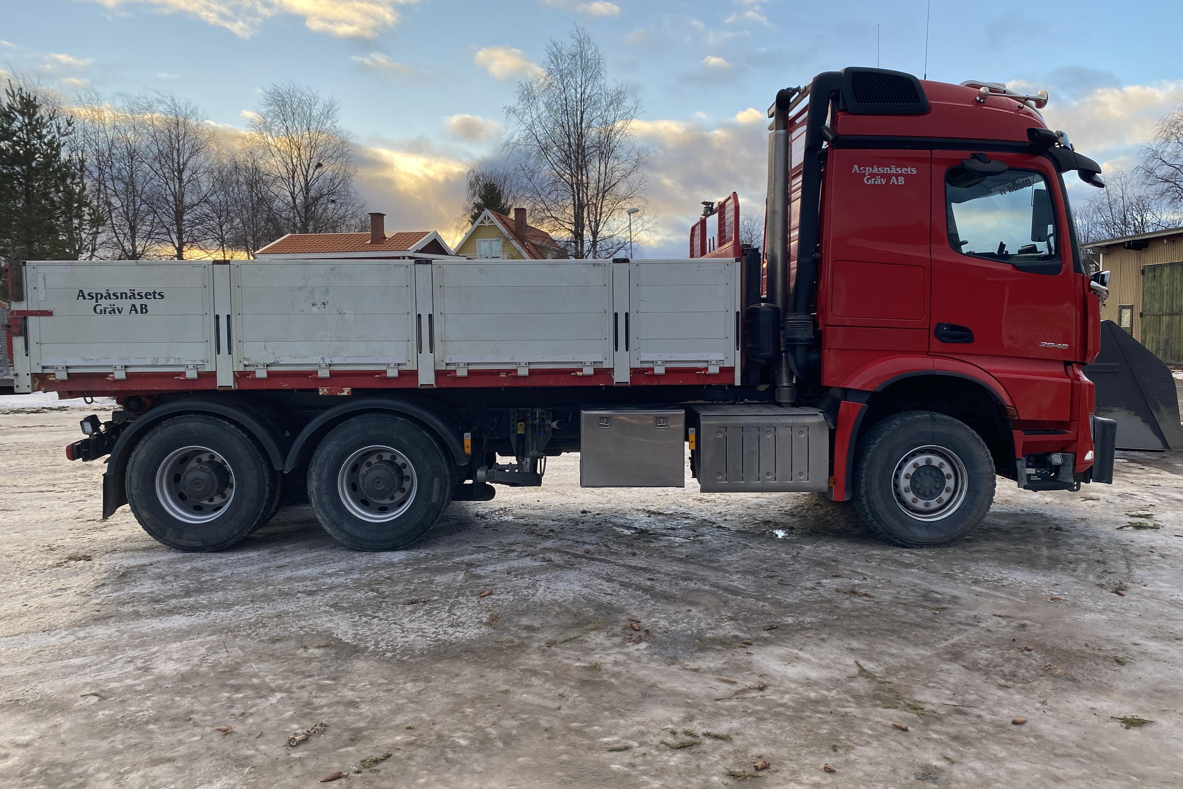 MERCEDES BENZ 963-7-E - 184 942 km - Automat - röd - 2019