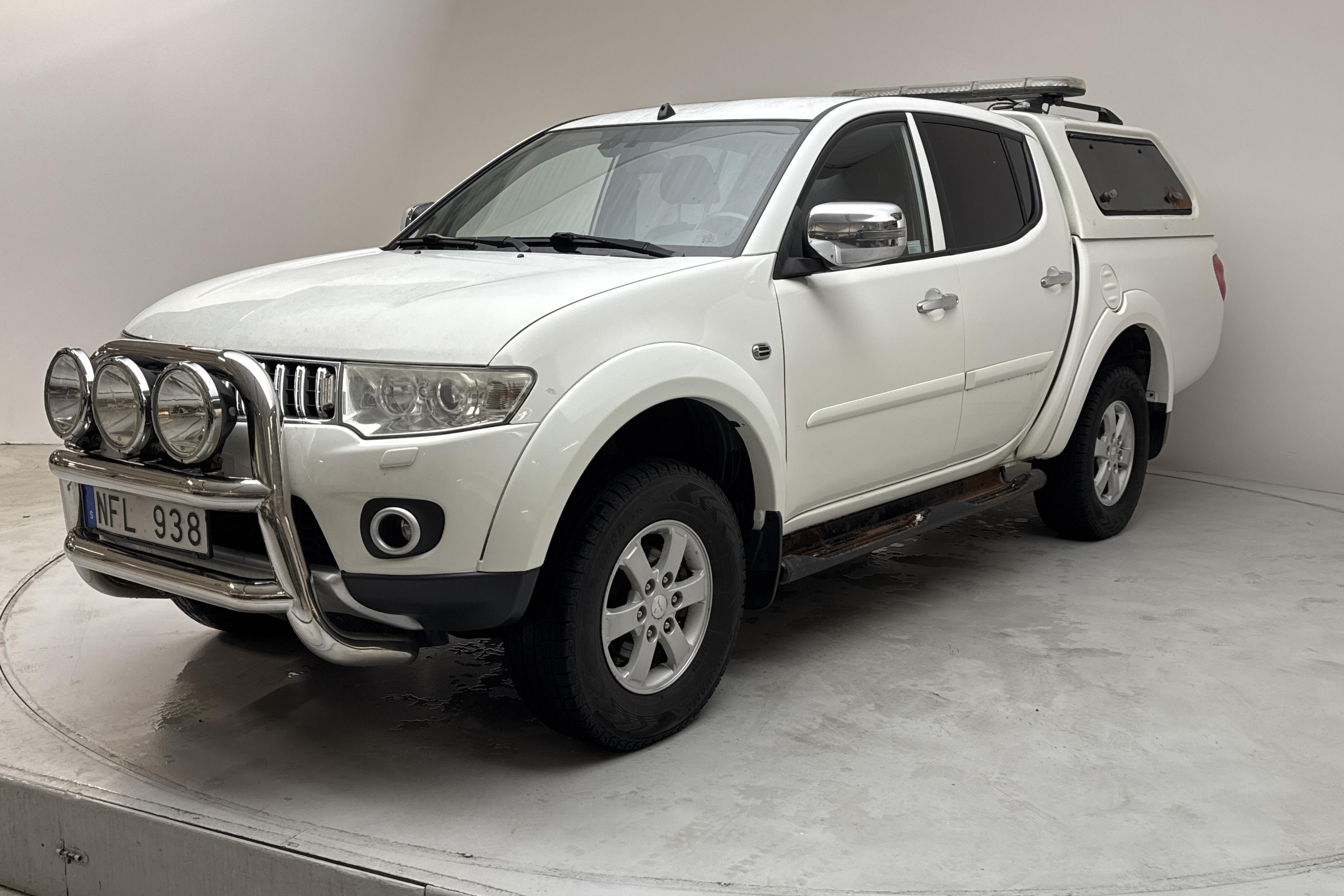 Mitsubishi L200 2.5 DI-D (178hk) - 219 360 km - Automaatne - valge - 2013