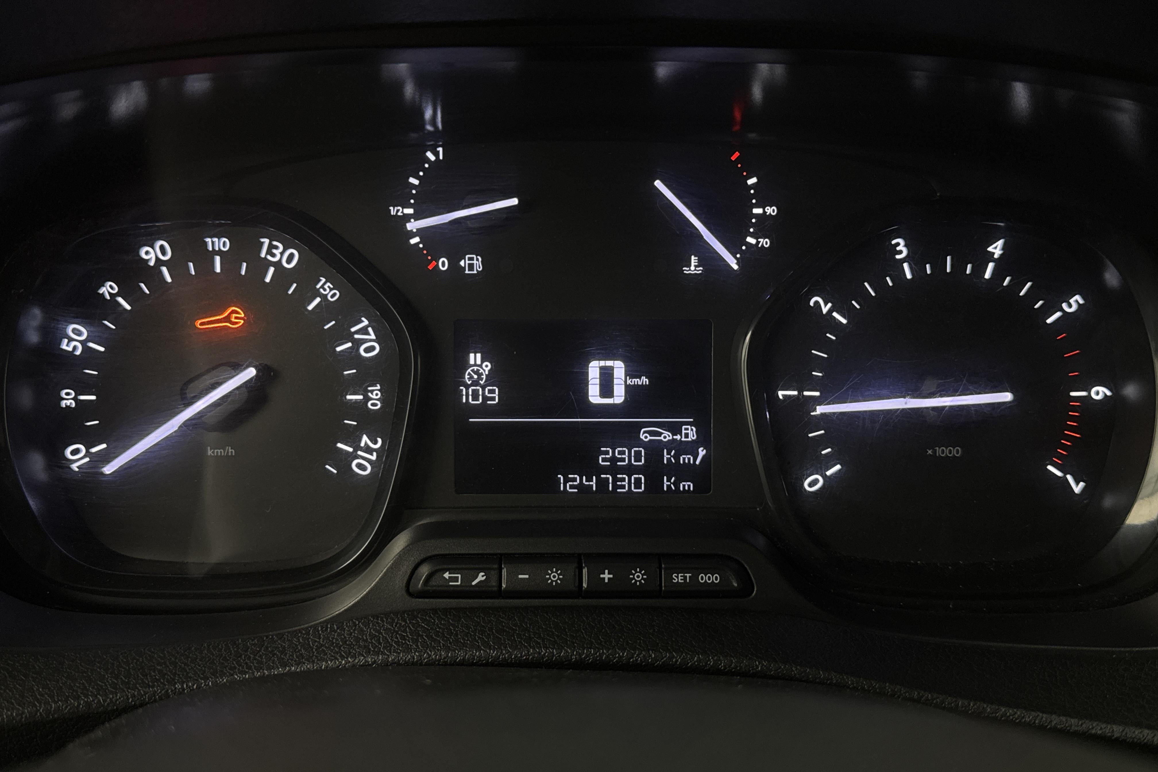 Peugeot Expert BlueHDi Skåp (115hk) - 124 730 km - Käsitsi - must - 2018