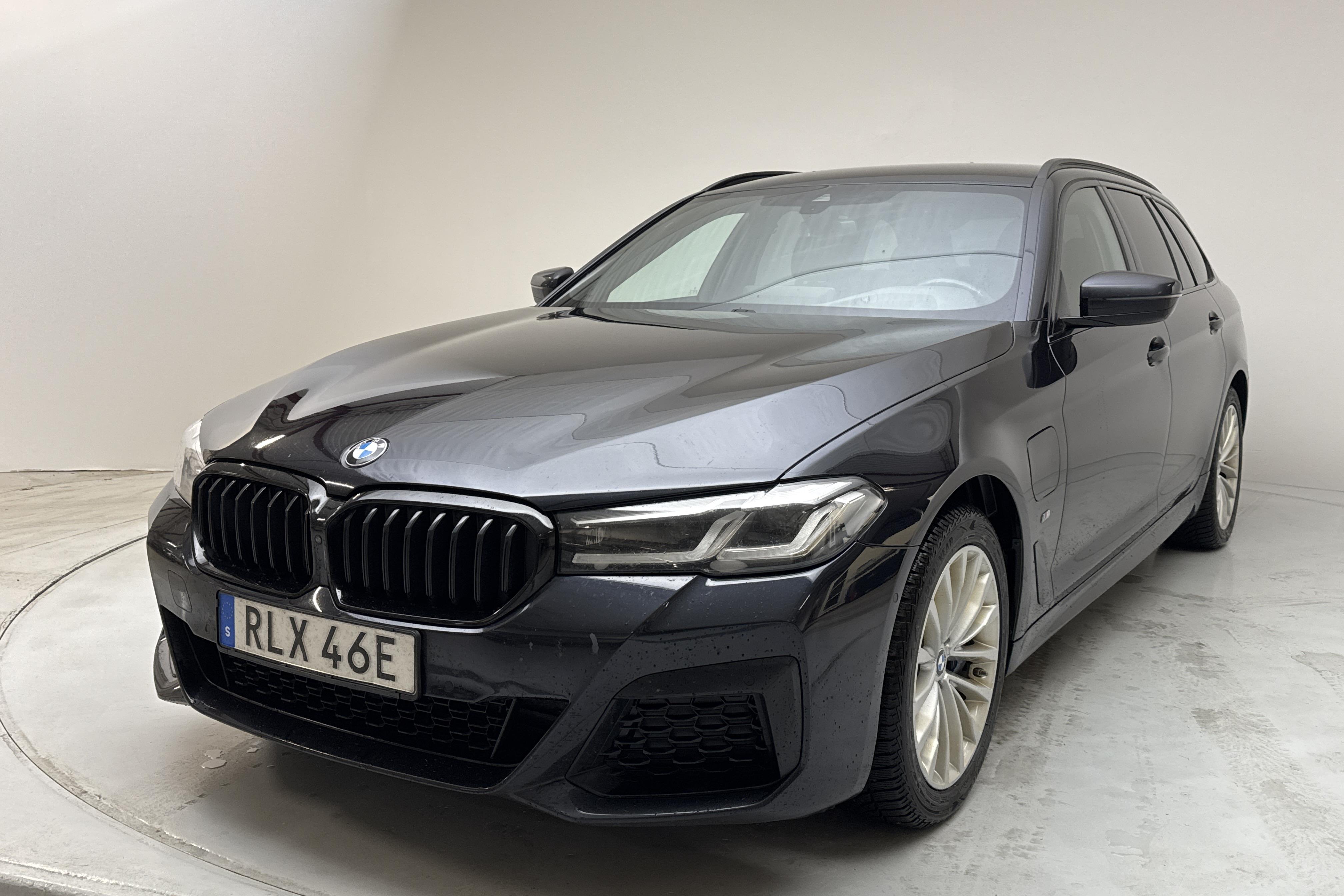 BMW 530e xDrive Touring, G31 12kWh LCI (292hk) - 152 590 km - Automatic - black - 2021