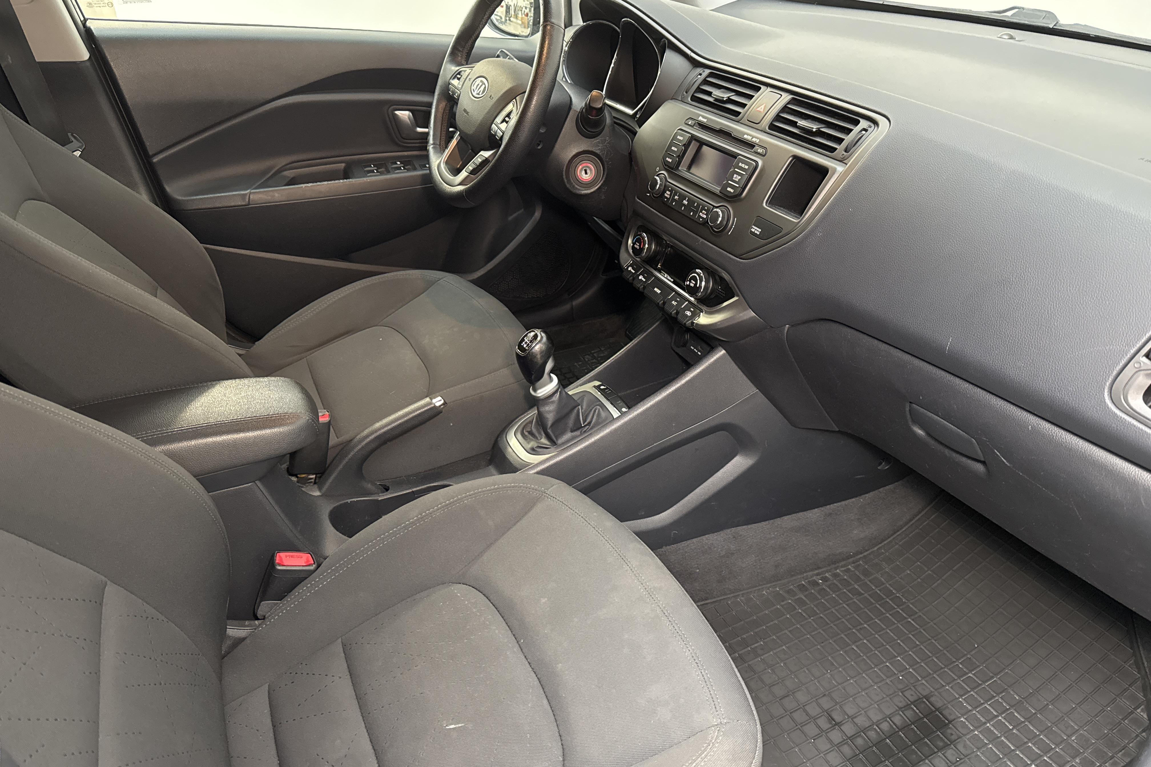 KIA Rio 1.4 (109hk) - 123 580 km - Käsitsi - pruun - 2012