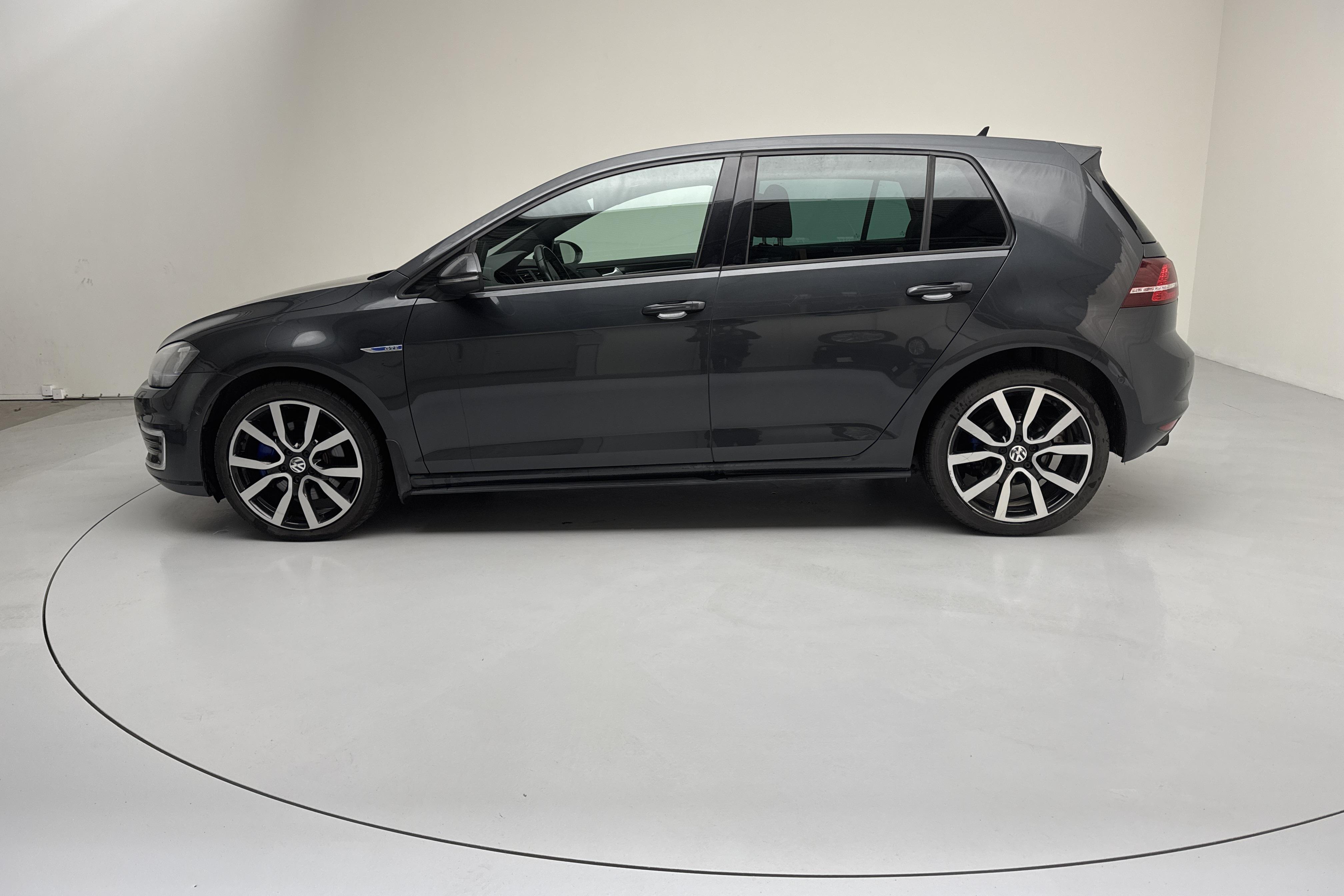 VW Golf VII 1.4 Plug-in-Hybrid 5dr (204hk) - 13 249 mil - Automat - grå - 2016