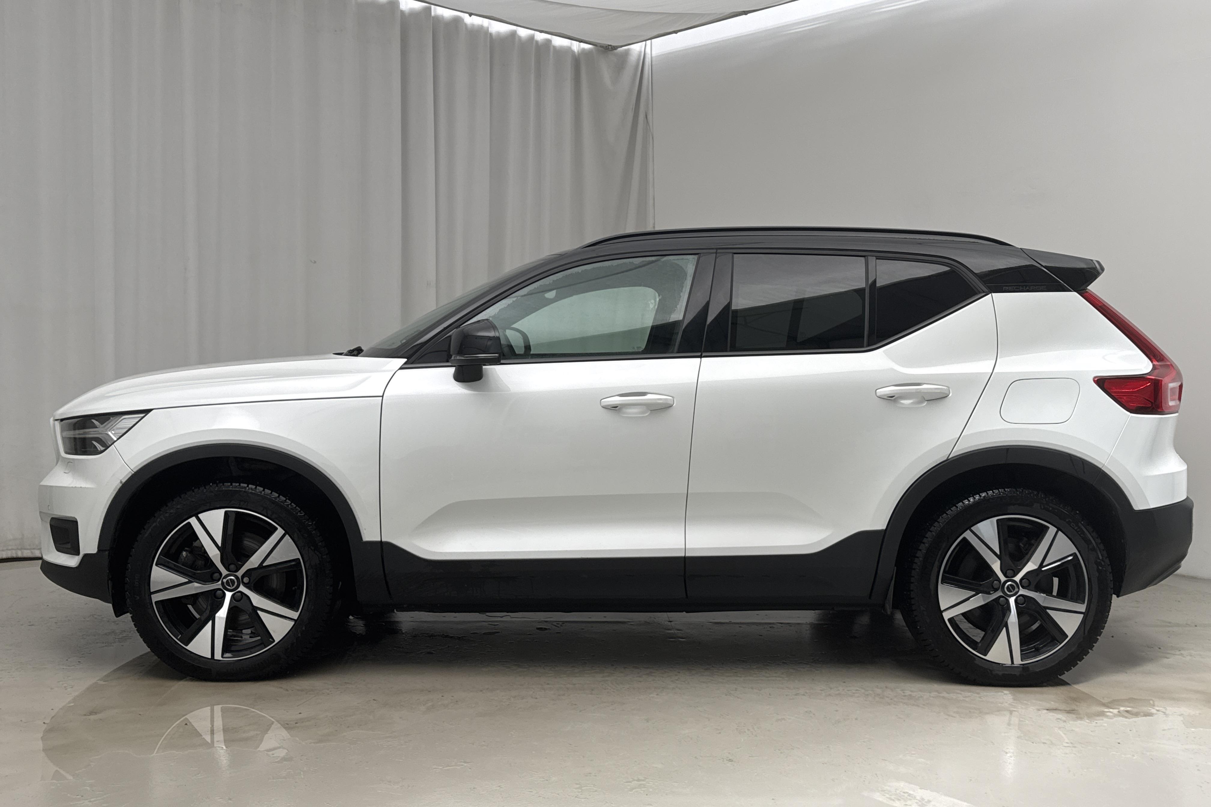 Volvo XC40 P8 Recharge Twin AWD (408hk) - 40 990 km - Automatic - white - 2021