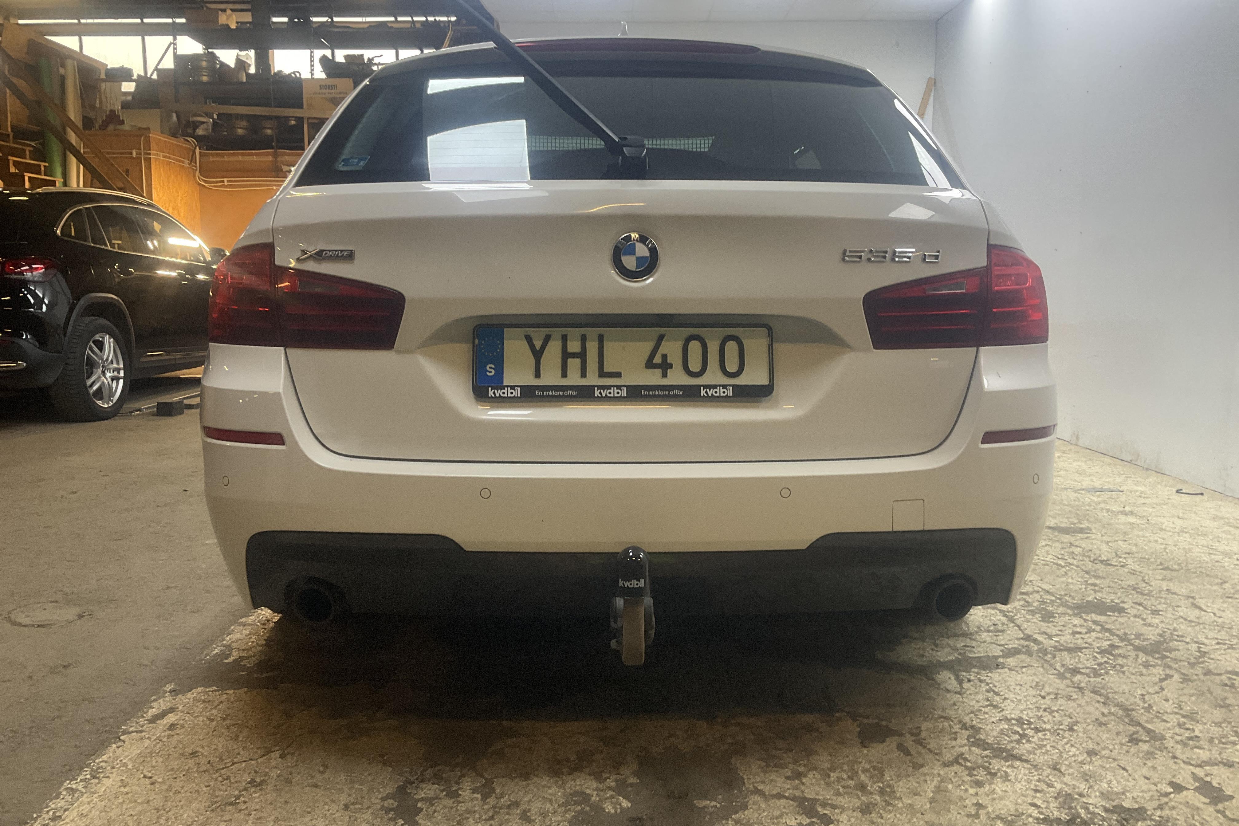 BMW 535d xDrive Touring, F11 (313hk) - 0 mil - Automat - vit - 2017