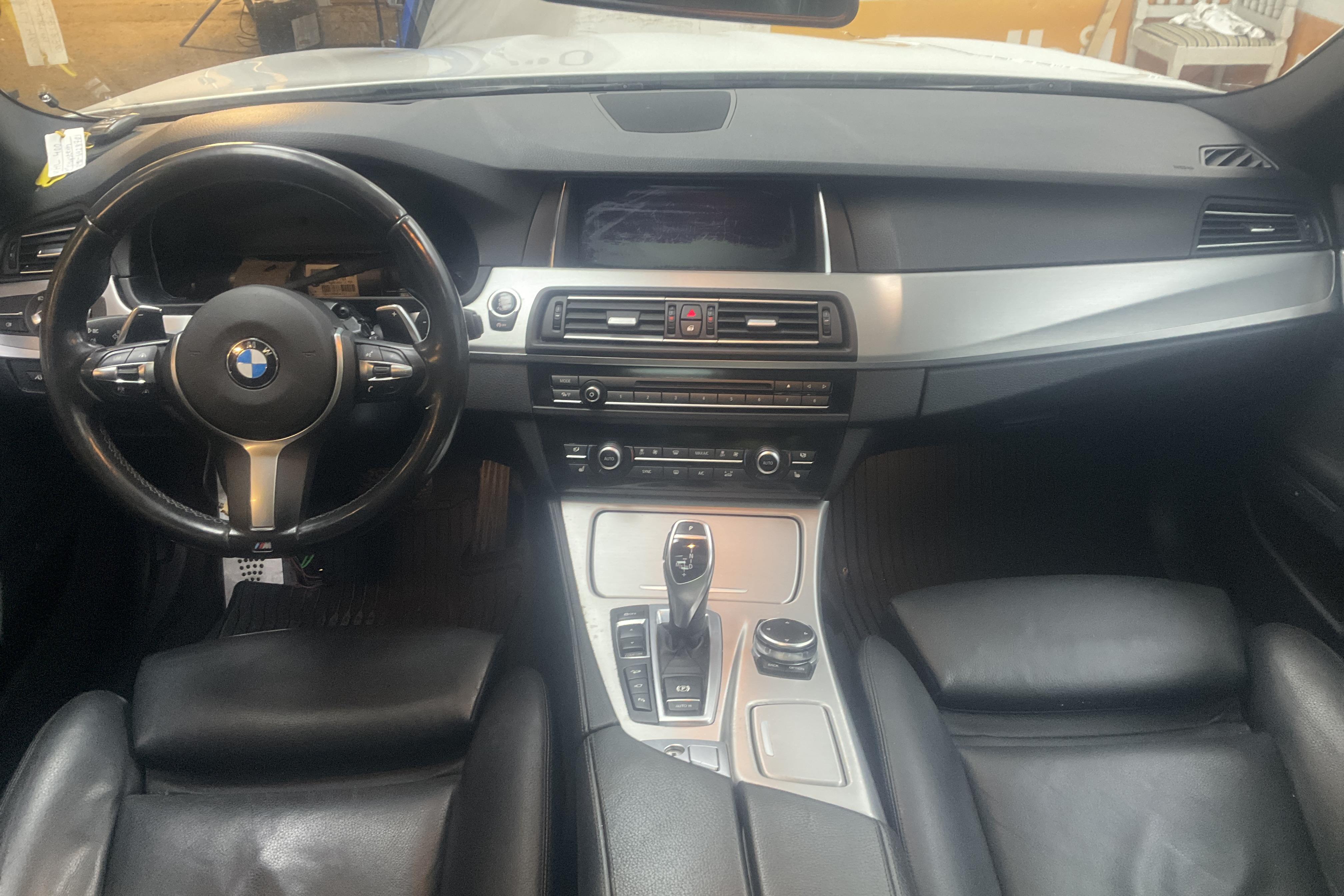 BMW 535d xDrive Touring, F11 (313hk) - 0 mil - Automat - vit - 2017