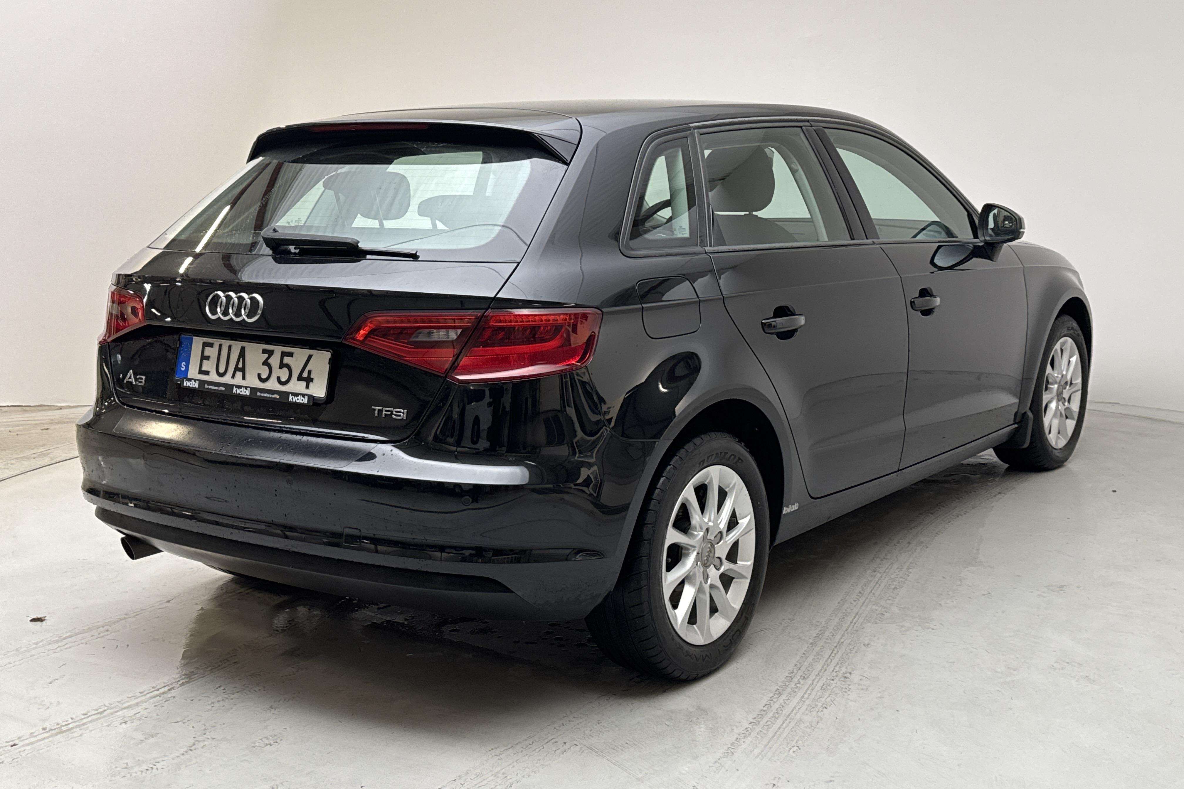 Audi A3 1.2 TFSI Sportback (110hk) - 126 820 km - Manual - black - 2016