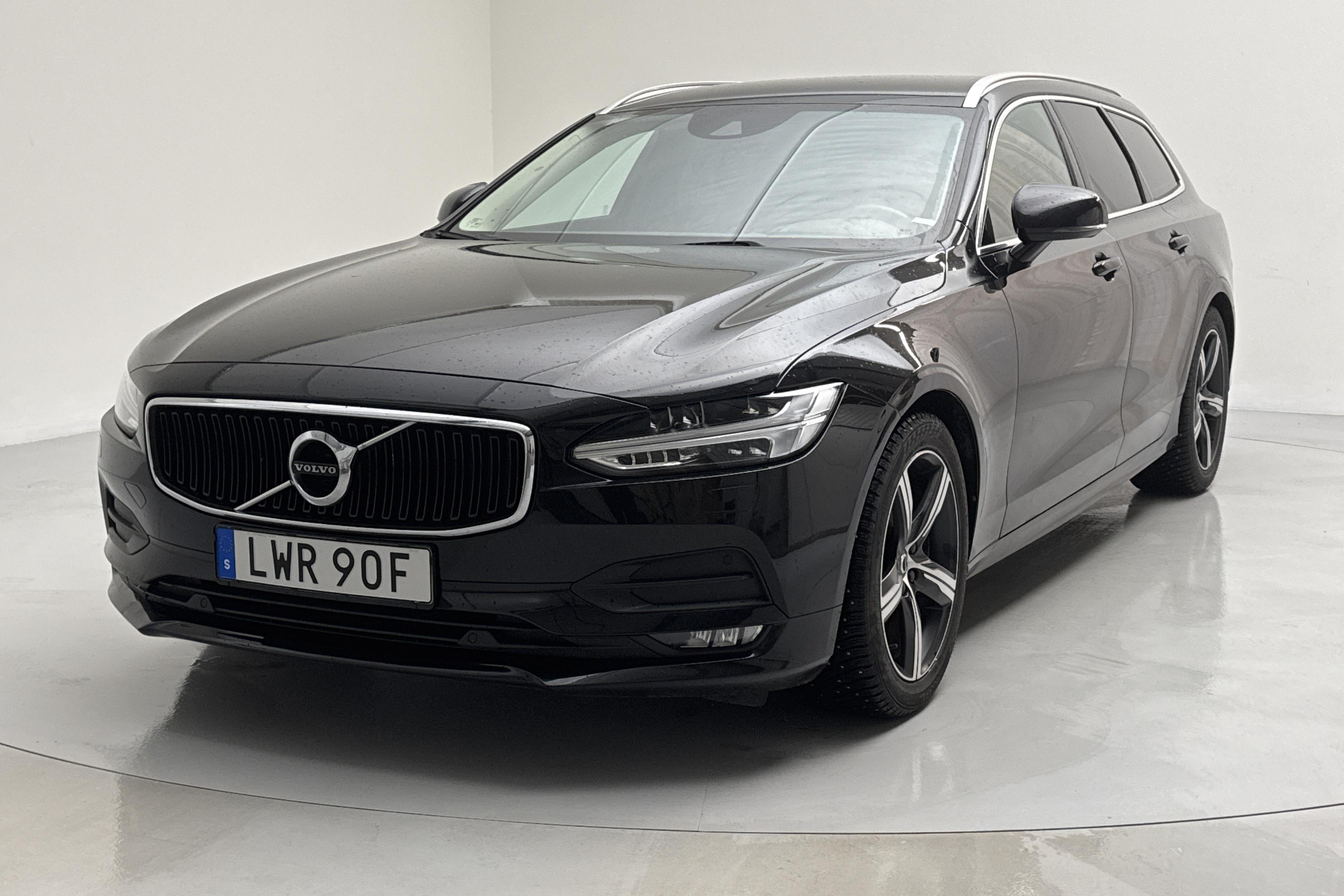 Volvo V90 D4 (190hk) - 147 490 km - Automatyczna - czarny - 2020