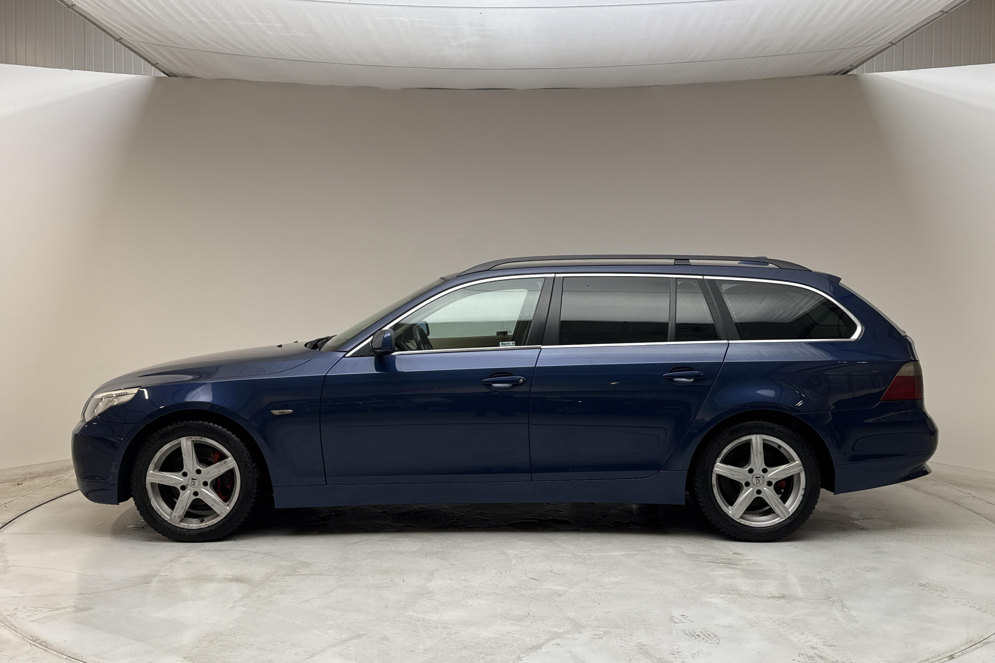 BMW 530xi Touring, E61 (258hk) - 205 960 km - Käsitsi - Dark Blue - 2006