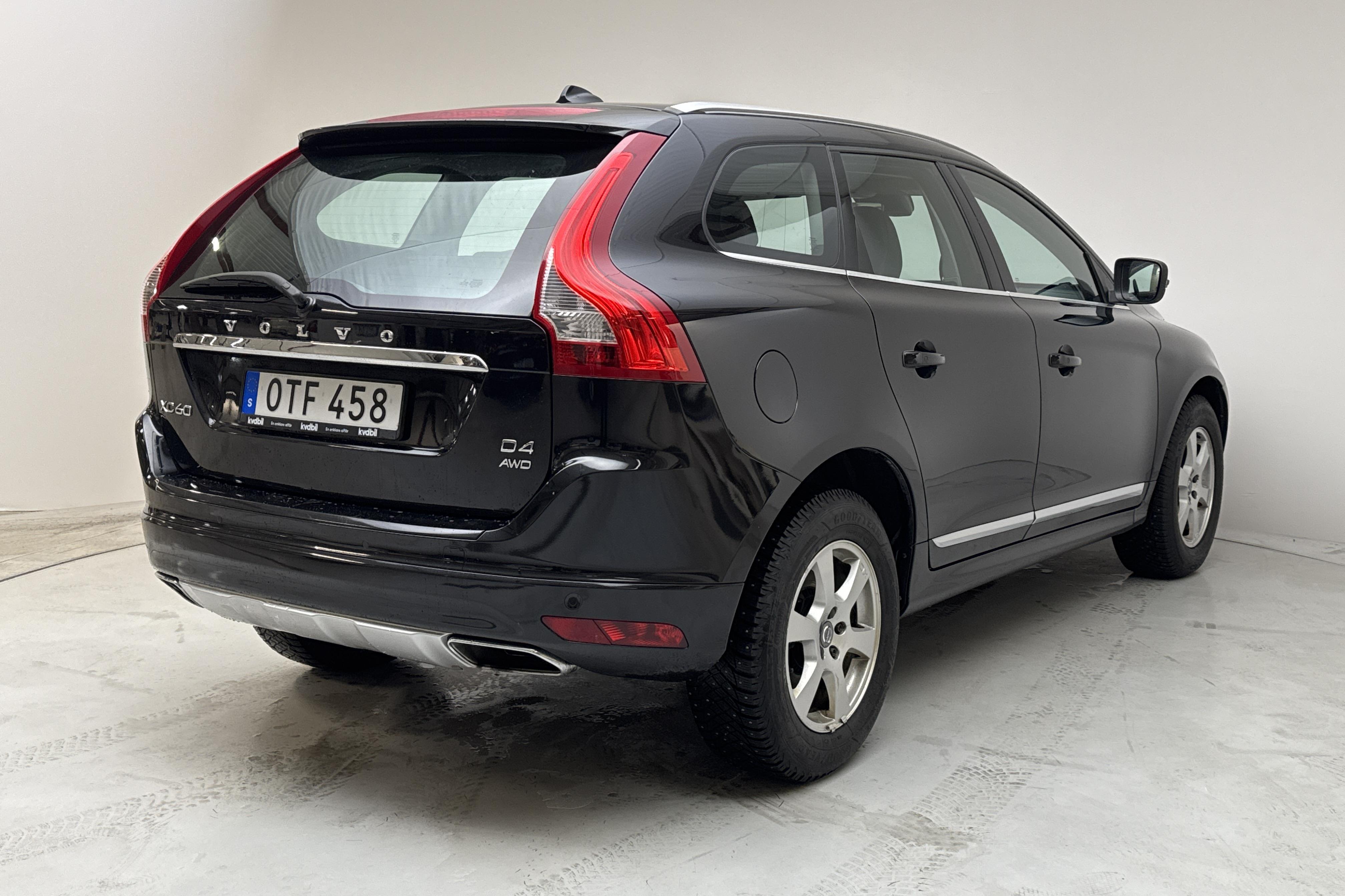 Volvo XC60 D4 AWD (181hk) - 171 570 km - Automatyczna - czarny - 2015