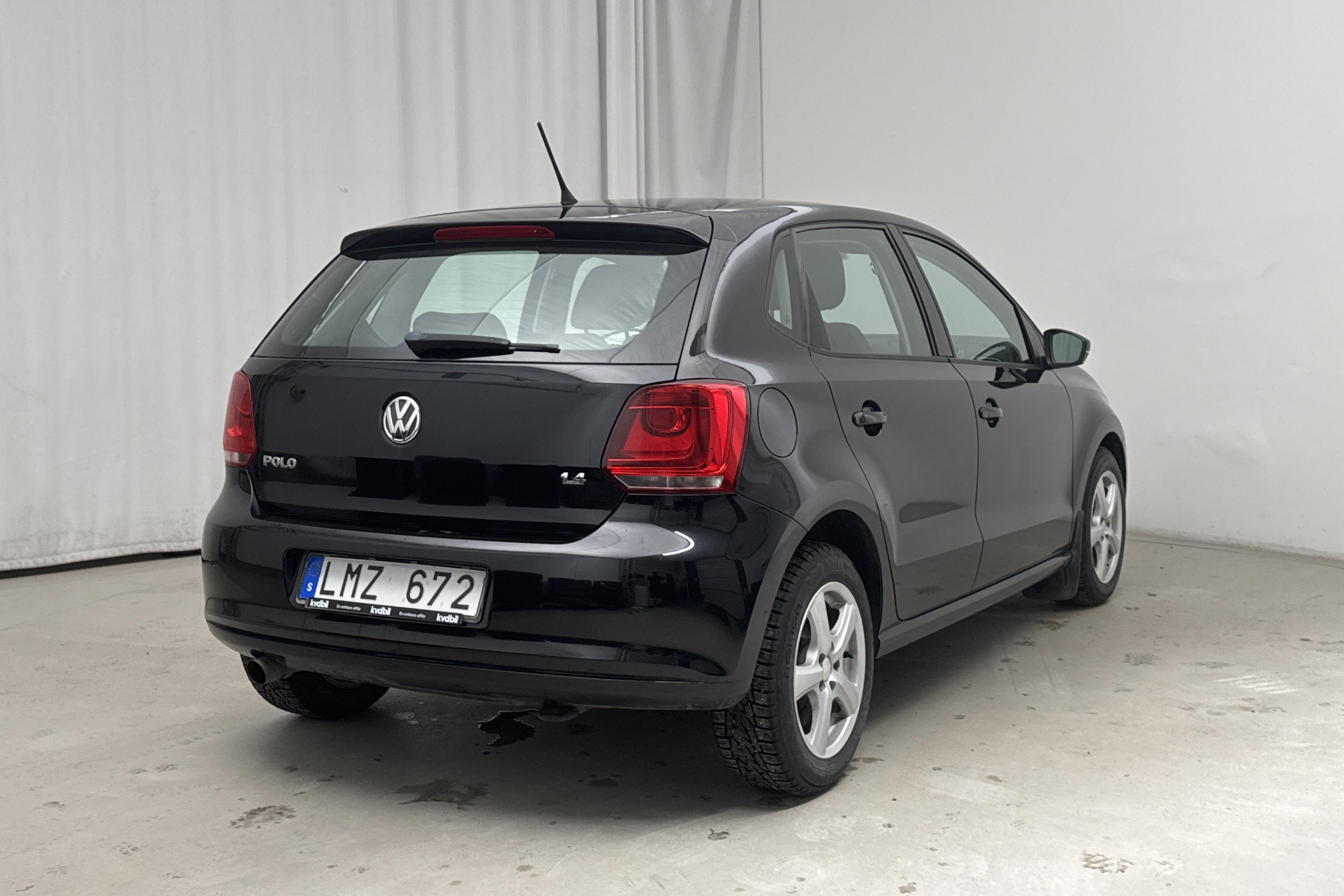 VW Polo 1.4 5dr (85hk) - 98 270 km - Manuaalinen - musta - 2010