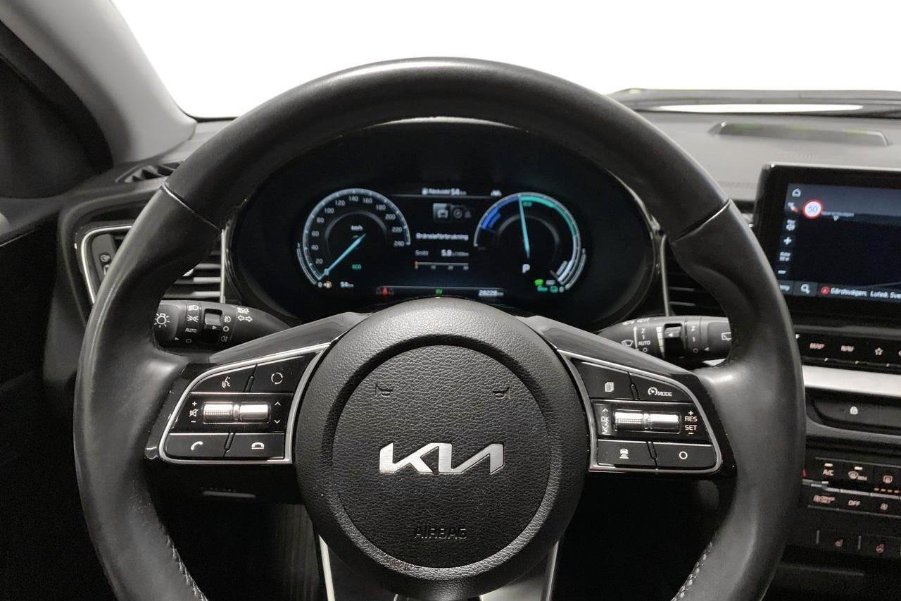 KIA XCeed 1.6 Plug-in Hybrid 5dr (141hk) - 28 230 km - Automatyczna - biały - 2022