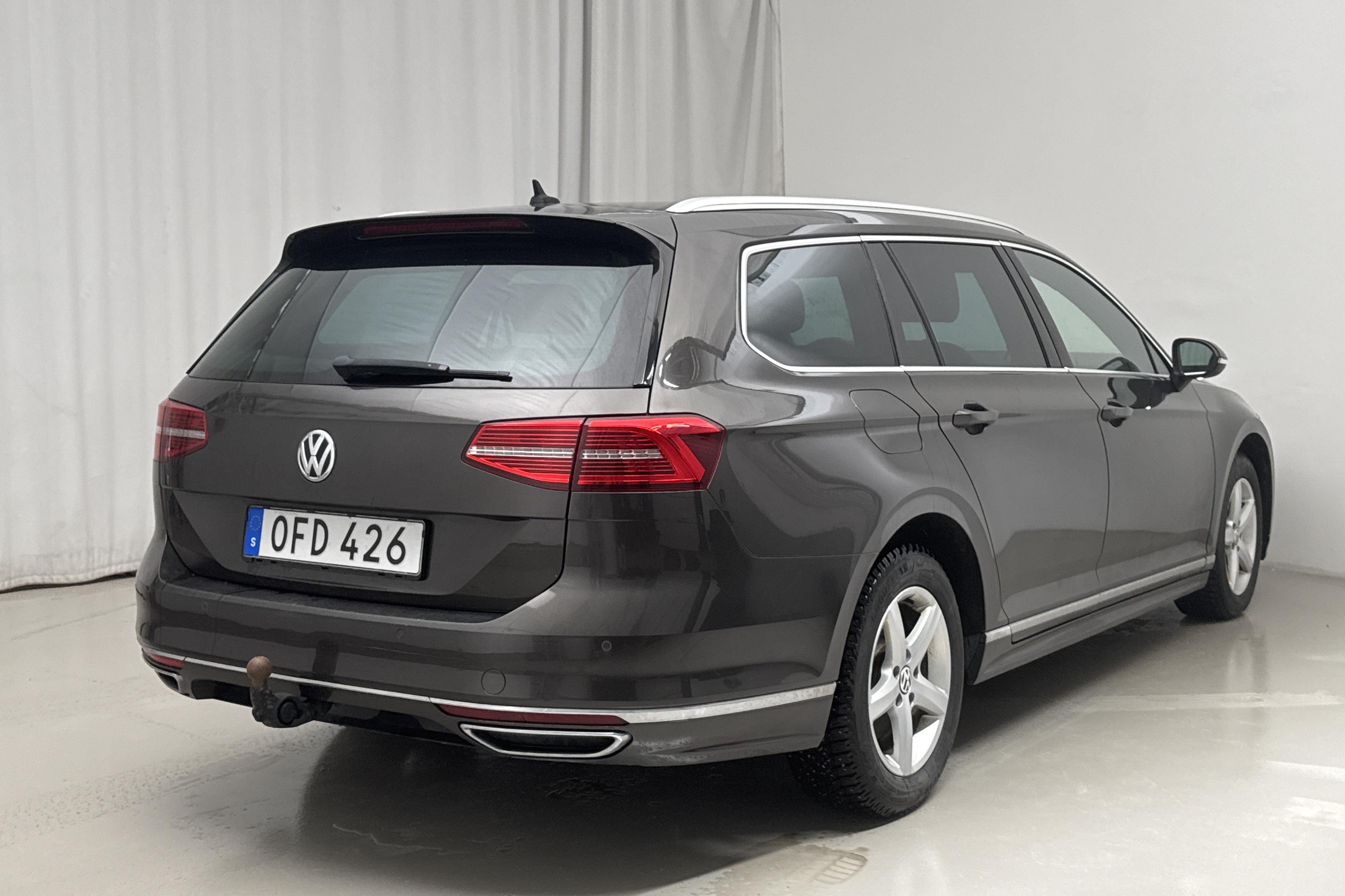 VW Passat 2.0 TDI Sportscombi (190hk) - 19 004 mil - Automat - Dark Brown - 2017