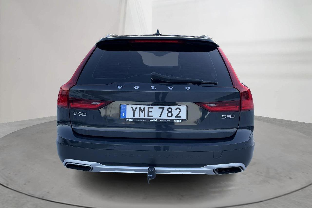 Volvo V90 D5 Cross Country AWD (235hk) - 18 585 mil - Automat - grå - 2018