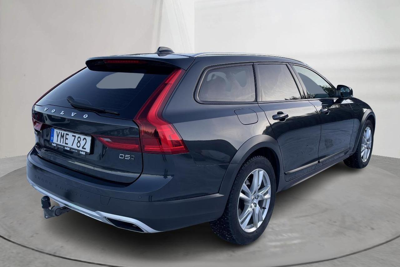 Volvo V90 D5 Cross Country AWD (235hk) - 18 585 mil - Automat - grå - 2018