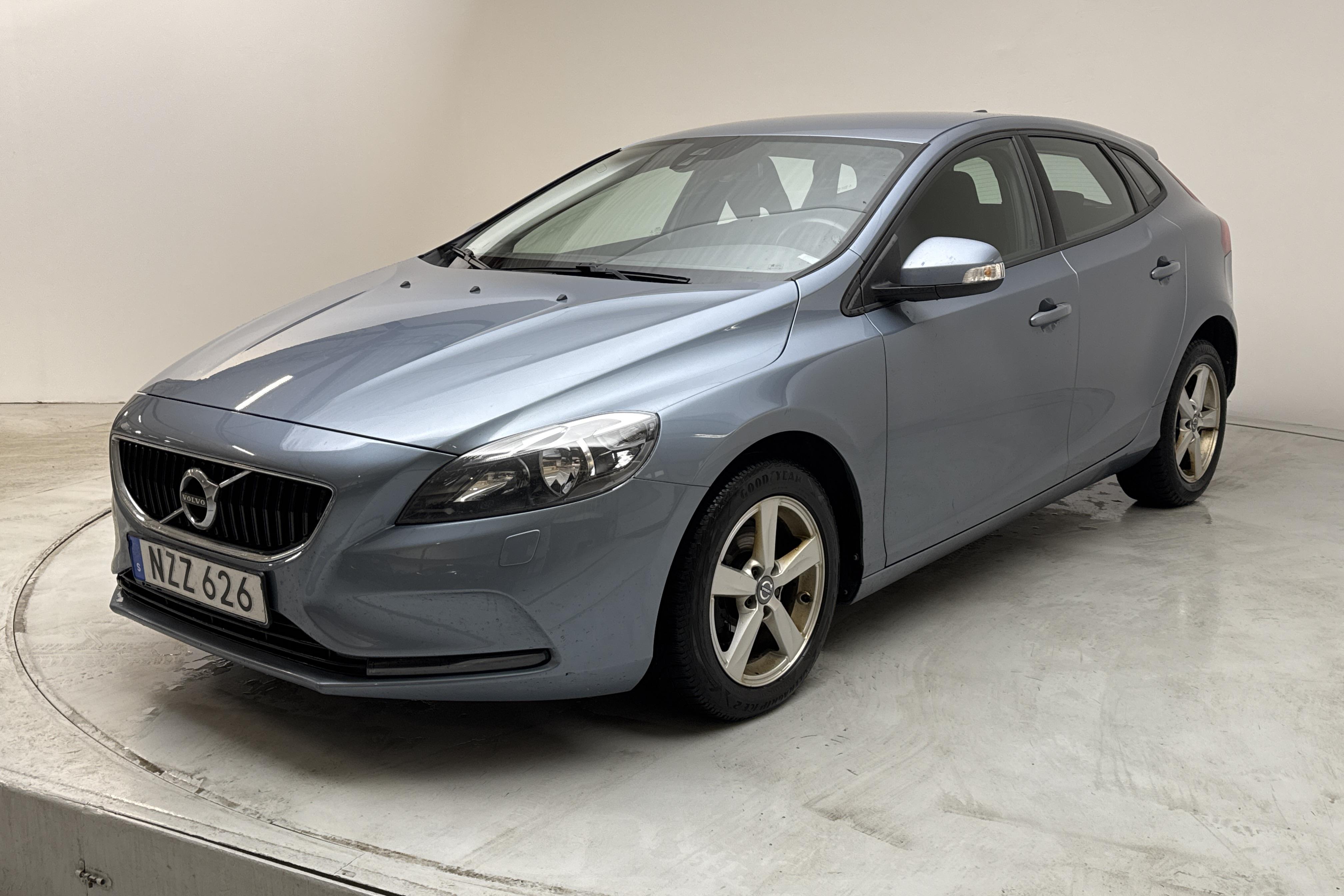 Volvo V40 D2 (120hk) - 13 983 mil - Manuell - Light Blue - 2017