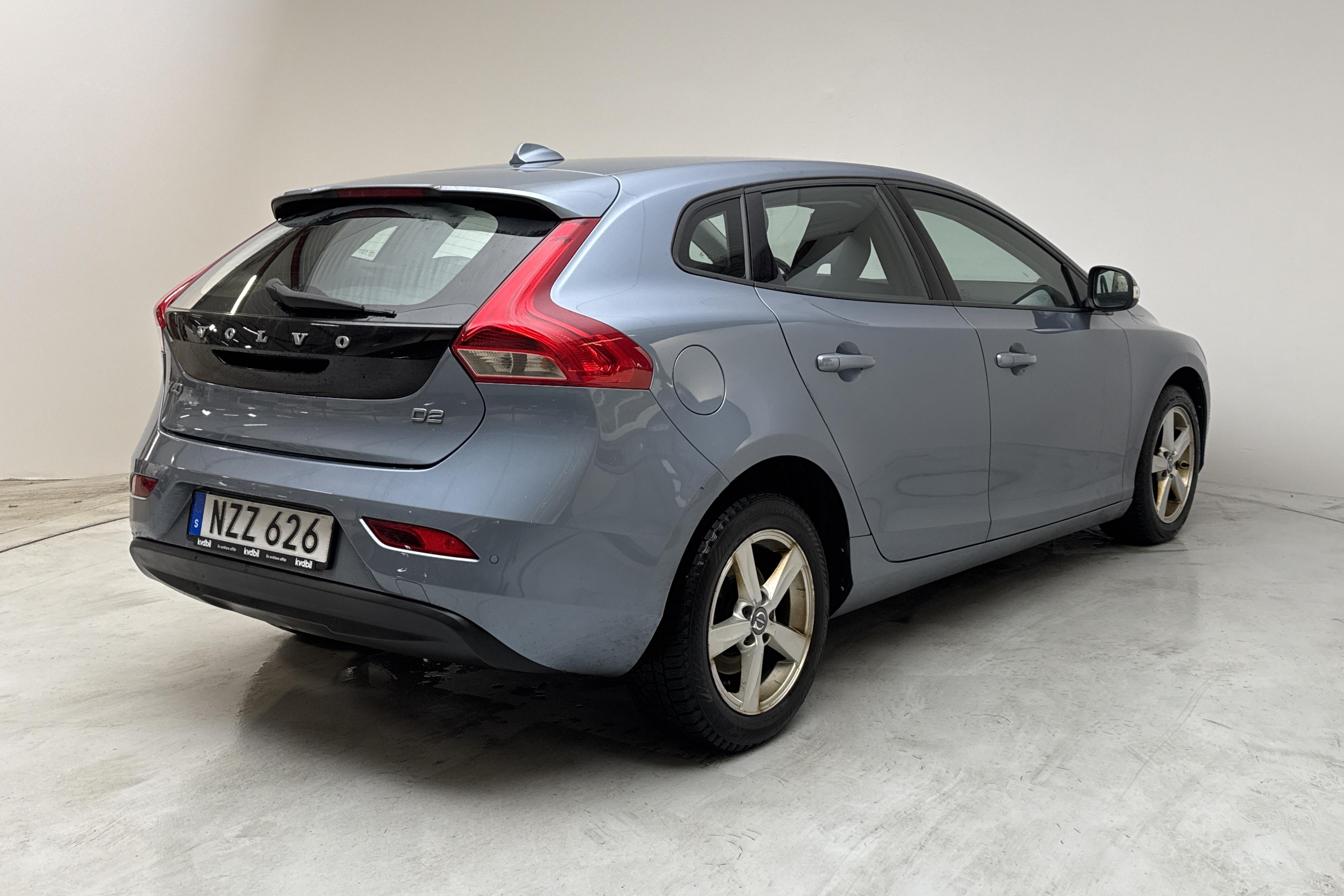 Volvo V40 D2 (120hk) - 13 983 mil - Manuell - Light Blue - 2017