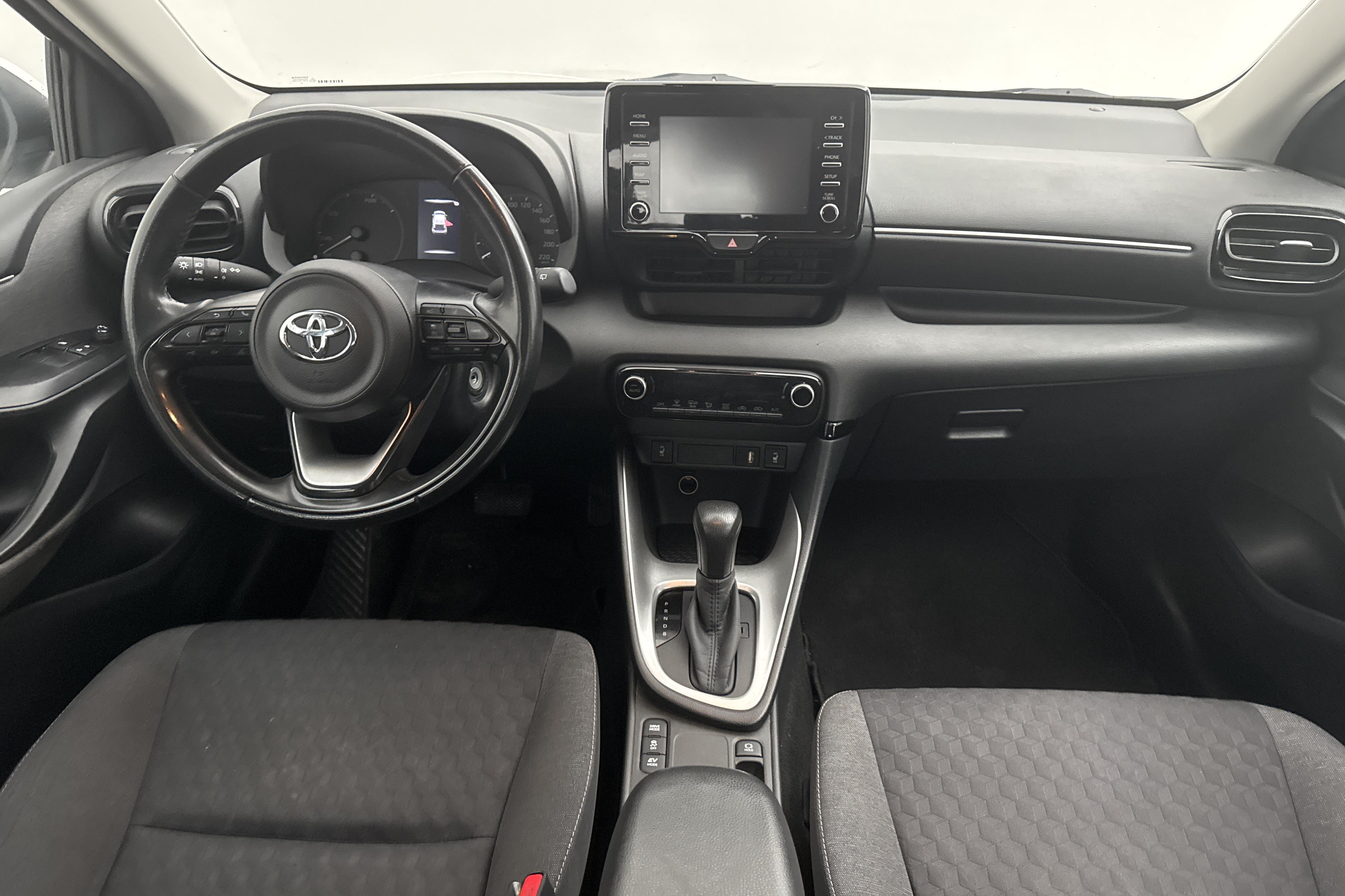 Toyota Yaris 1.5 Hybrid 5dr (116hk) - 10 991 mil - Automat - vit - 2020