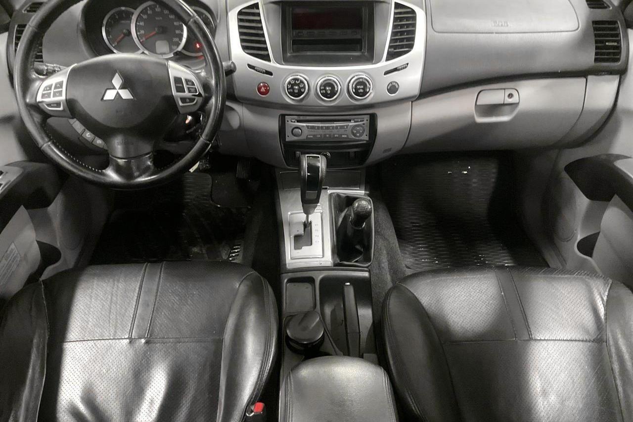 Mitsubishi L200 2.5 DI-D (178hk) - 214 360 km - Automaatne - Dark Grey - 2013