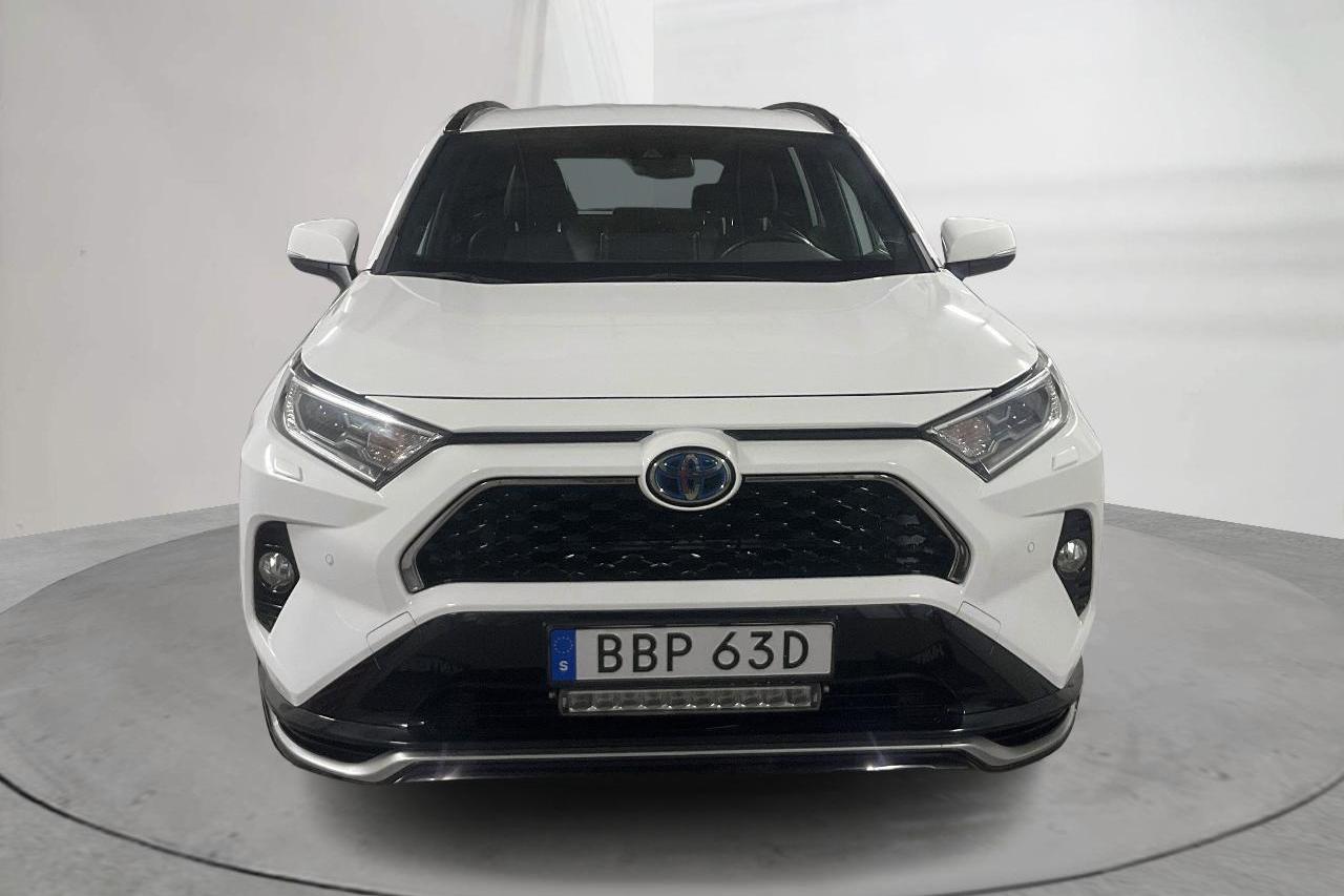 Toyota RAV4 2.5 Plug-in Hybrid AWD (306hk) - 17 791 mil - Automat - vit - 2021