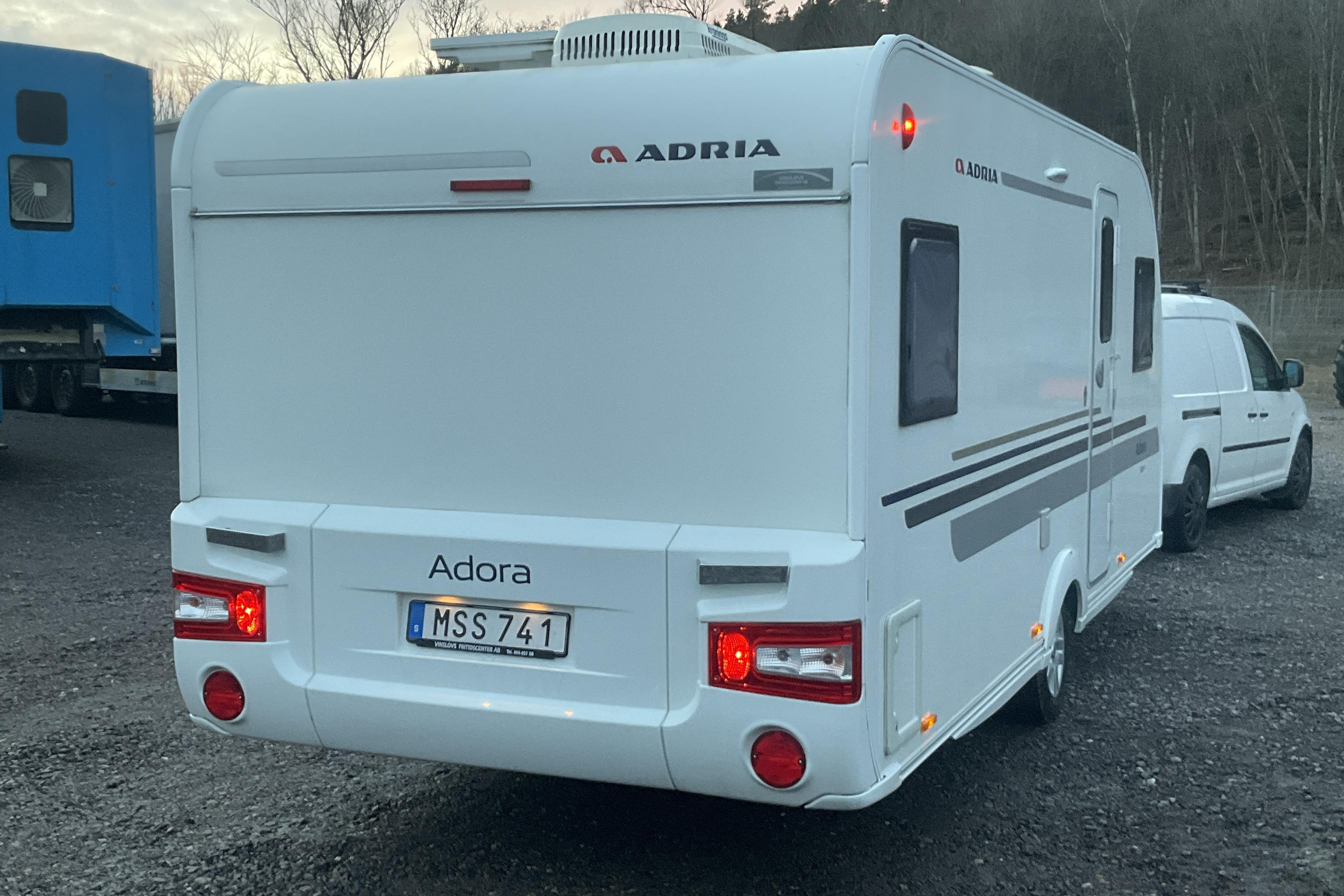 ADRIA Adora 522UP Husvagn med förtält och AC - 0 km - vit - 2015