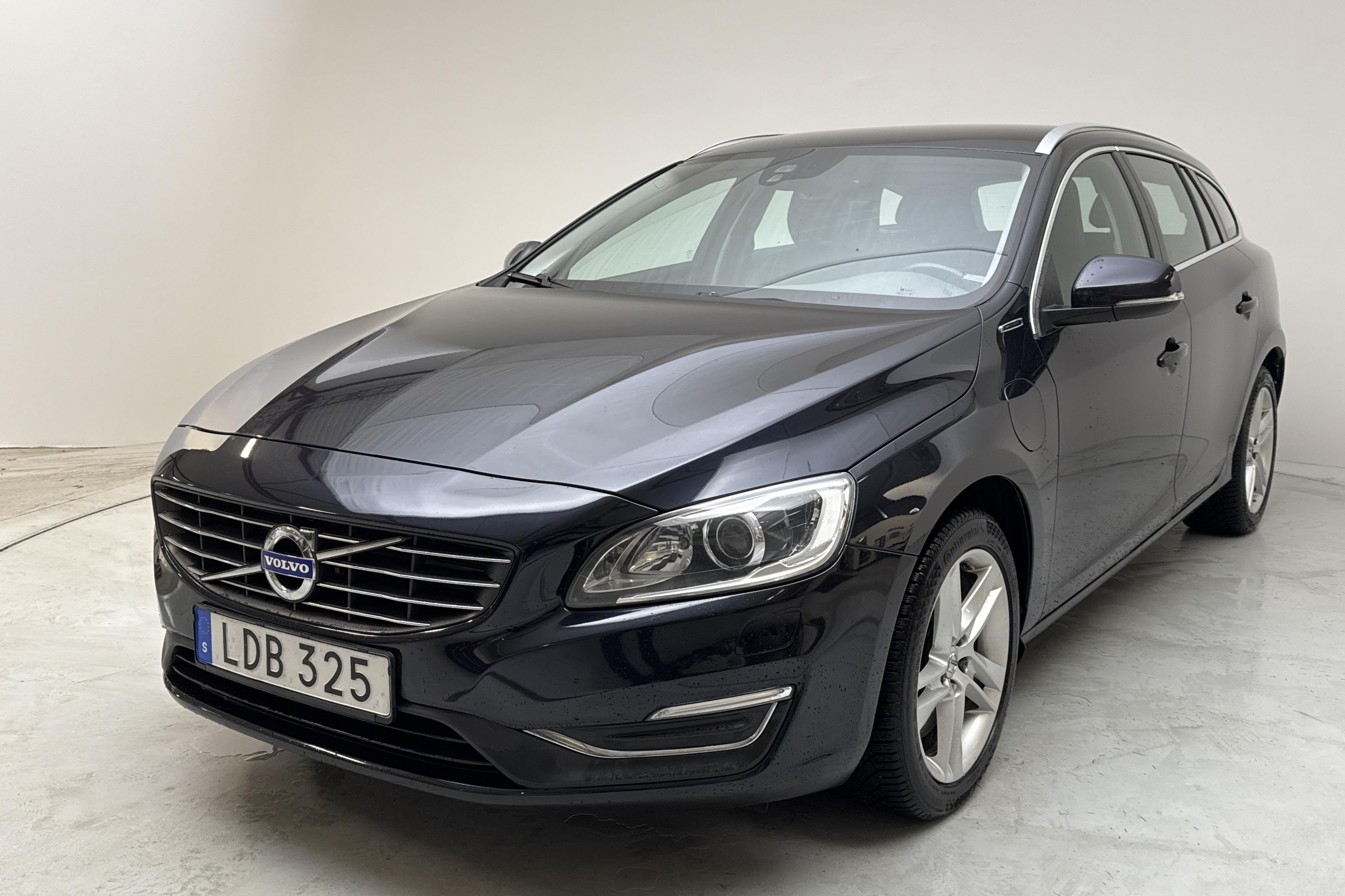 Volvo V60 D6 AWD Twin Engine (298hk) - 114 620 km - Automatic - Dark Blue - 2017