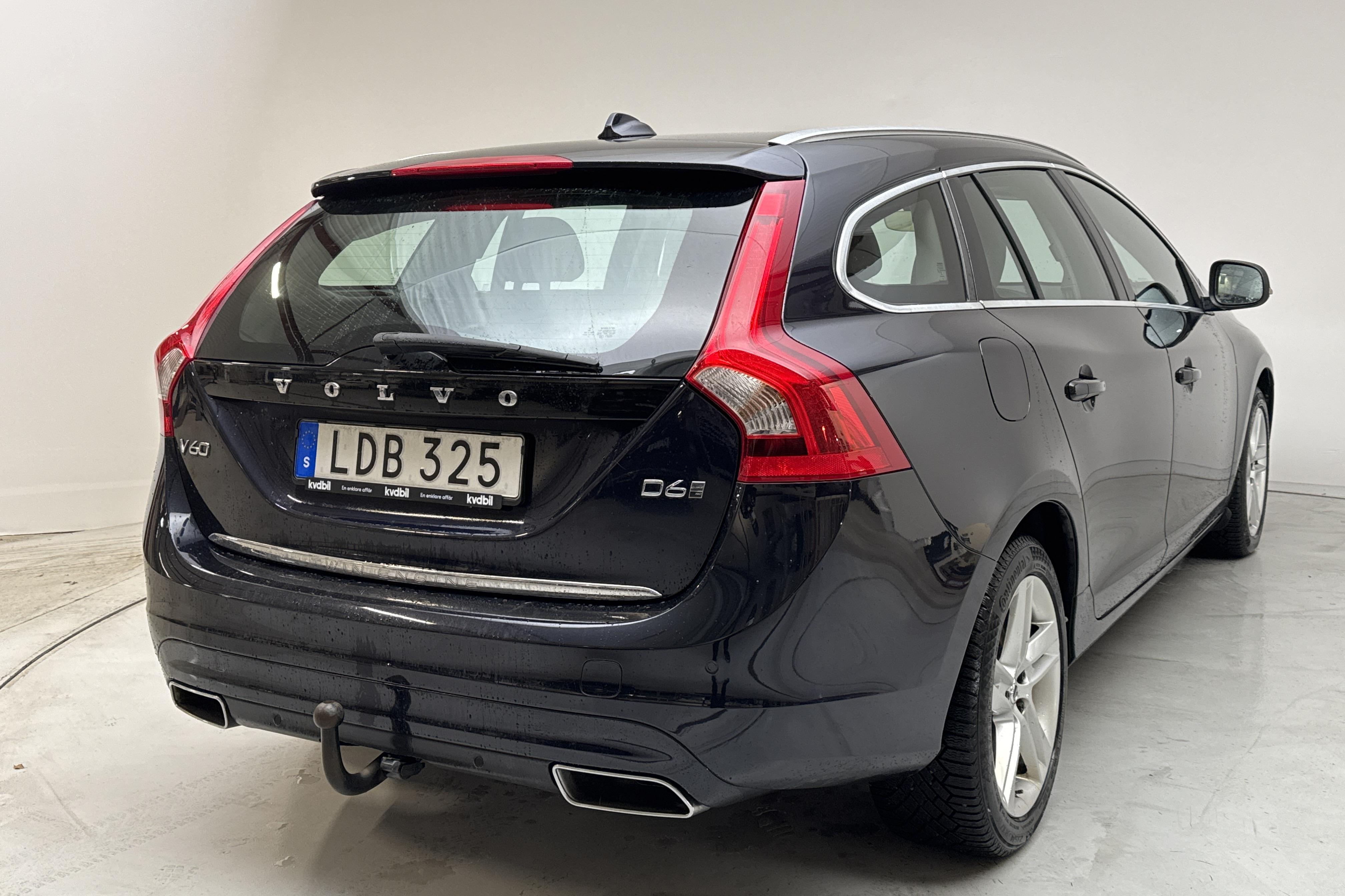 Volvo V60 D6 AWD Twin Engine (298hk) - 114 620 km - Automatic - Dark Blue - 2017