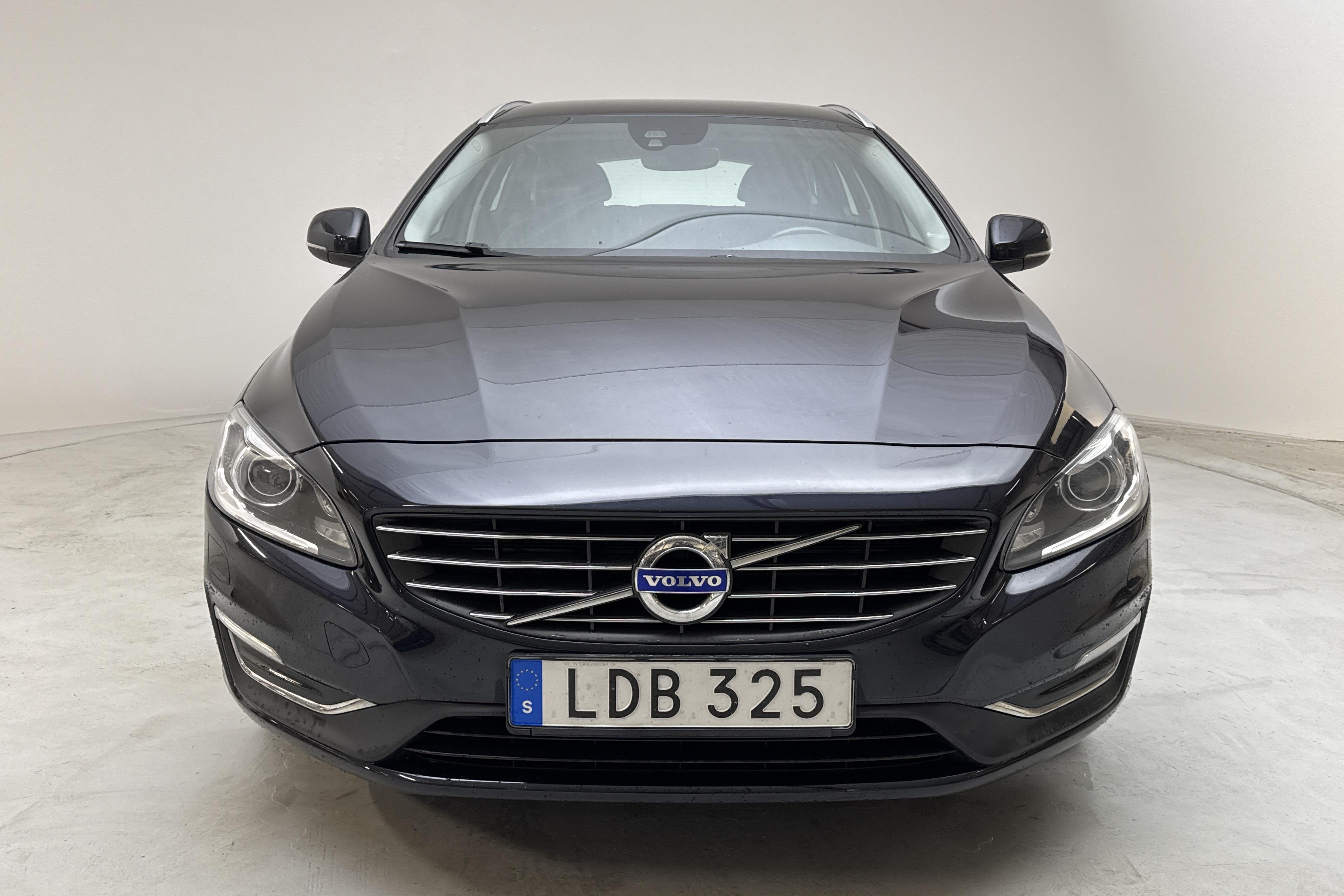 Volvo V60 D6 AWD Twin Engine (298hk) - 114 620 km - Automatic - Dark Blue - 2017