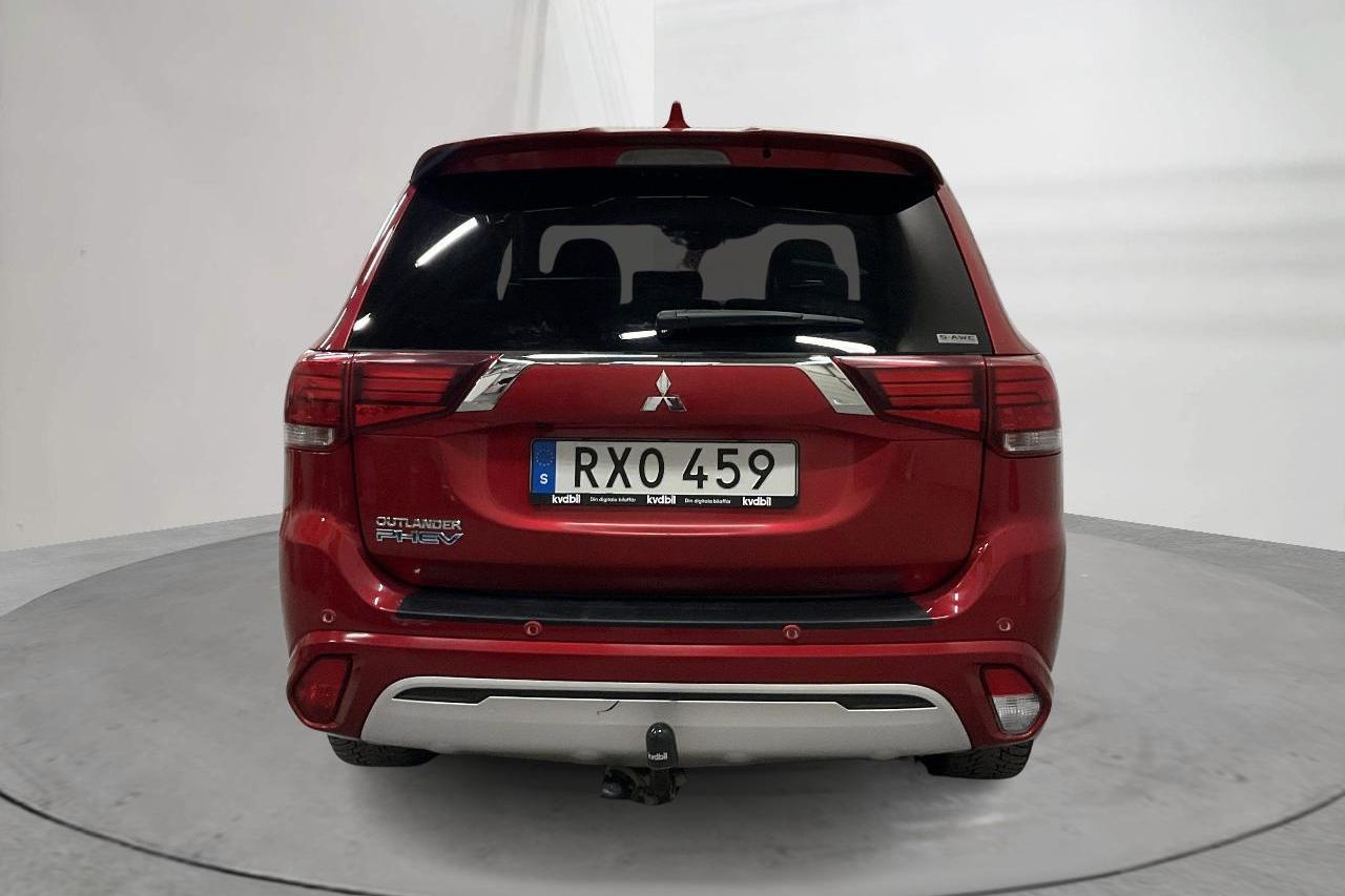 Mitsubishi Outlander 2.4 Plug-in Hybrid 4WD (136hk) - 120 360 km - Automaattinen - punainen - 2020