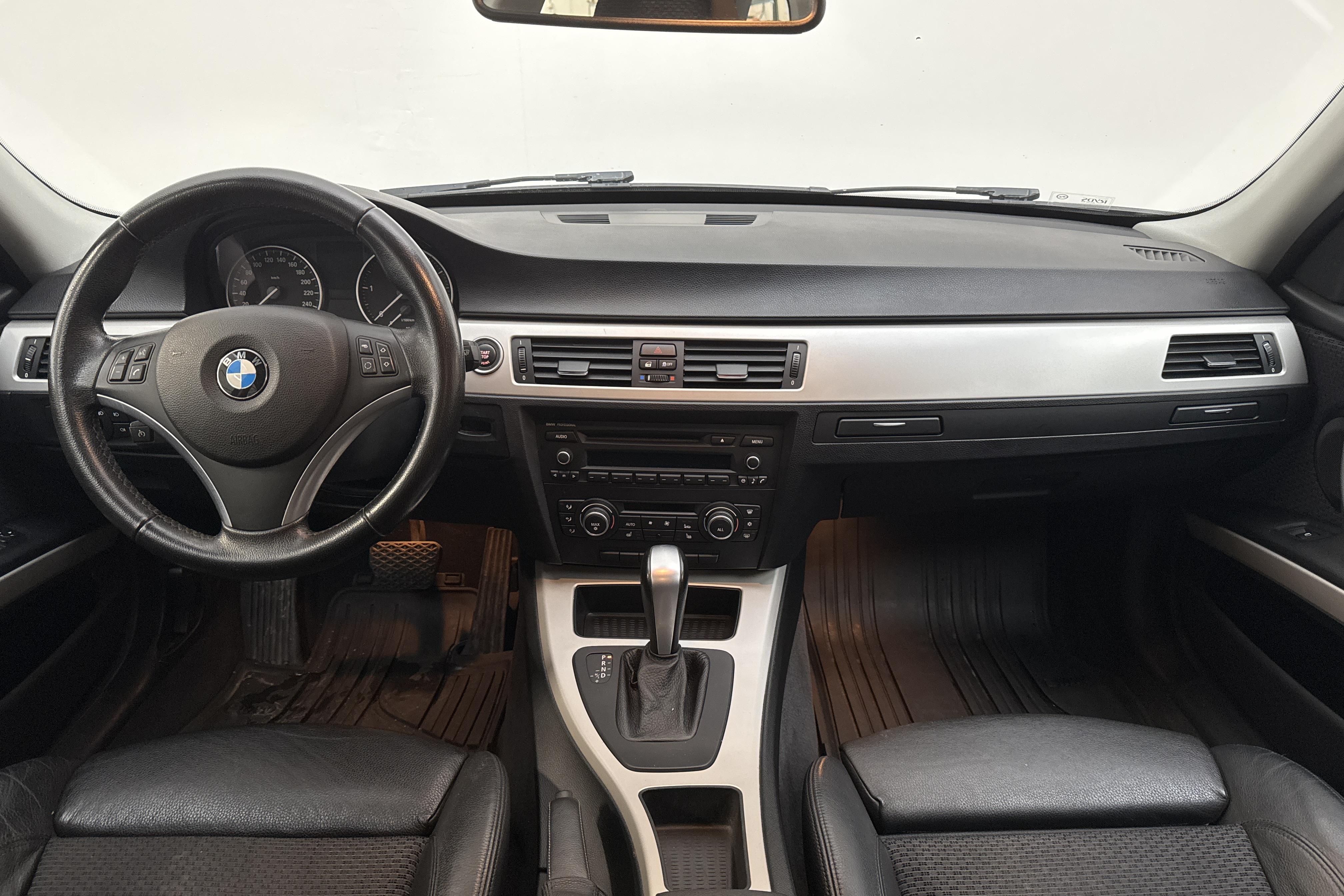 BMW 320d xDrive Touring, E91 (184hk) - 235 610 km - Automaattinen - valkoinen - 2012