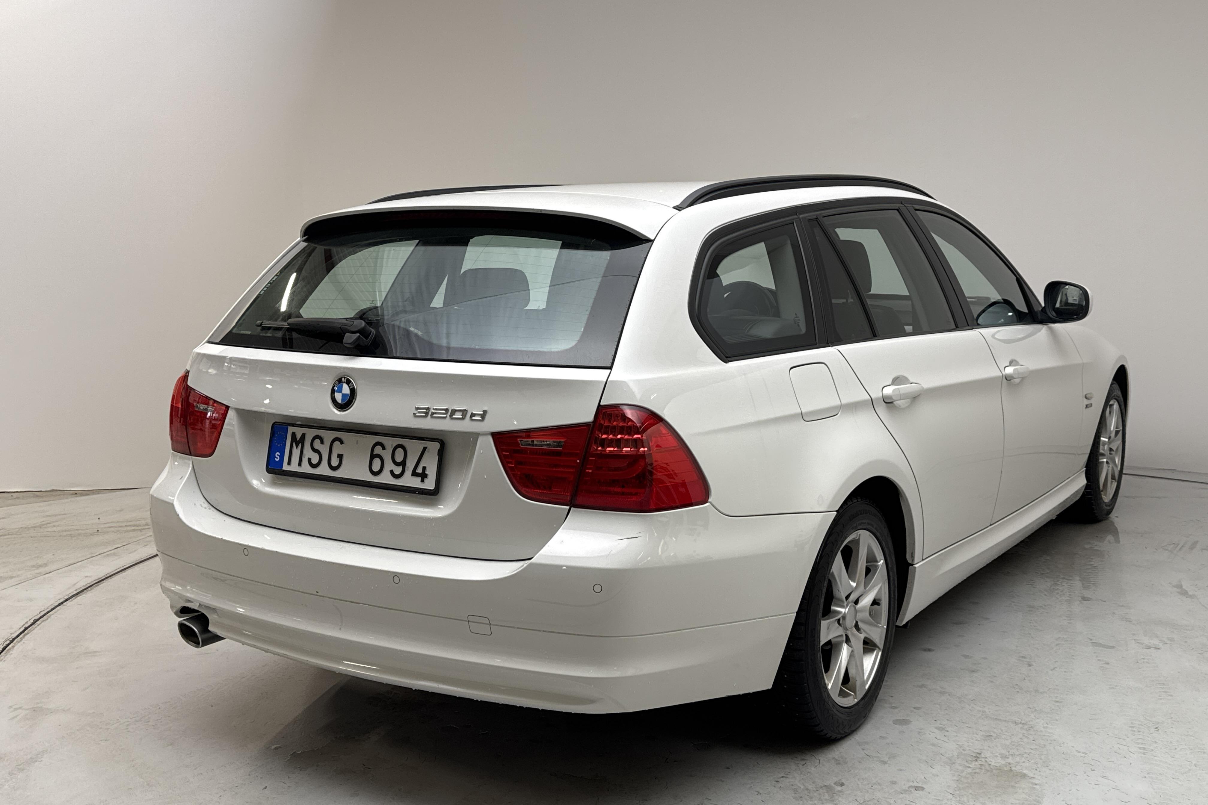 BMW 320d xDrive Touring, E91 (184hk) - 235 610 km - Automaattinen - valkoinen - 2012