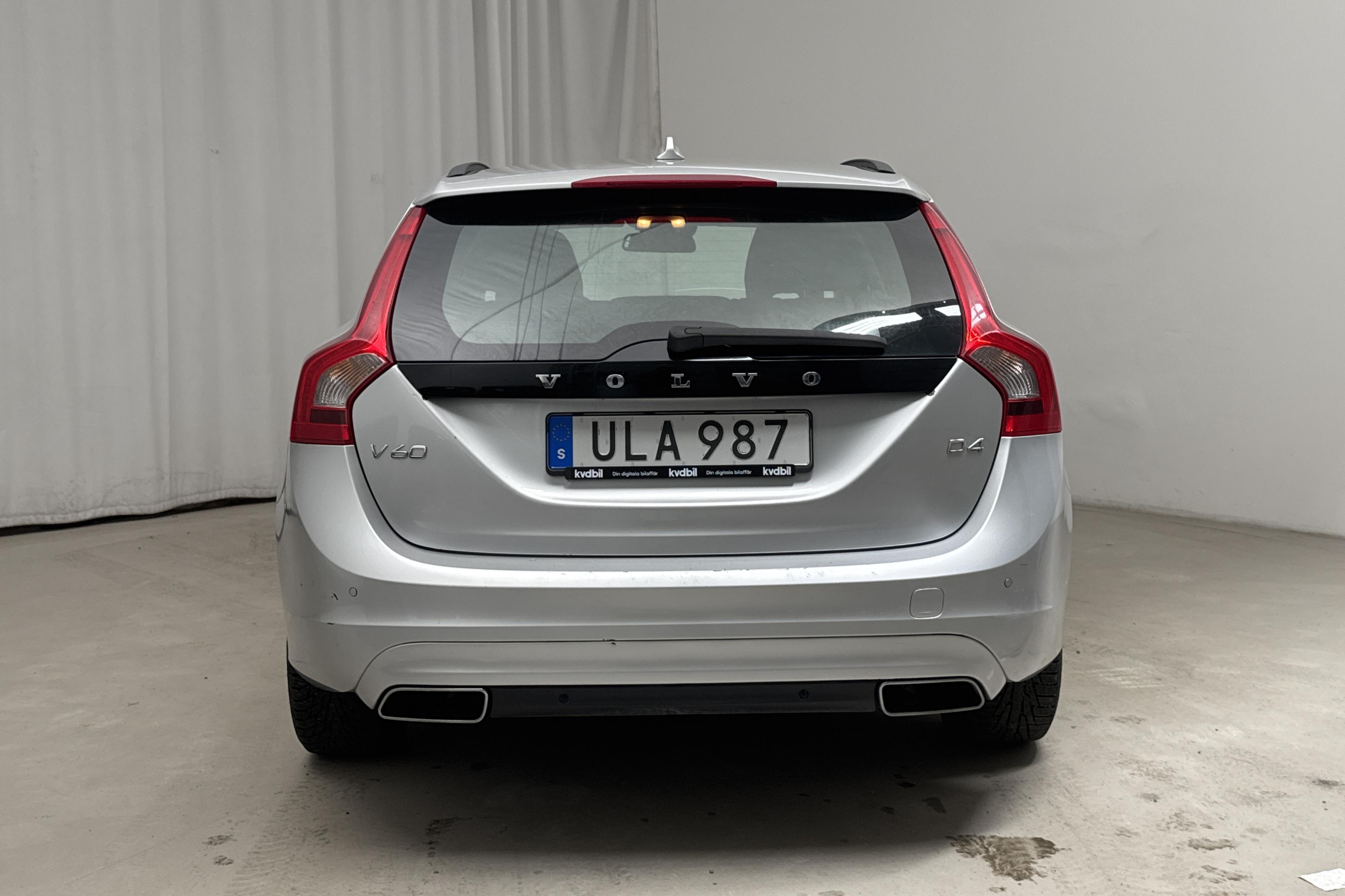 Volvo V60 D4 (181hk) - 14 988 mil - Automat - silver - 2015