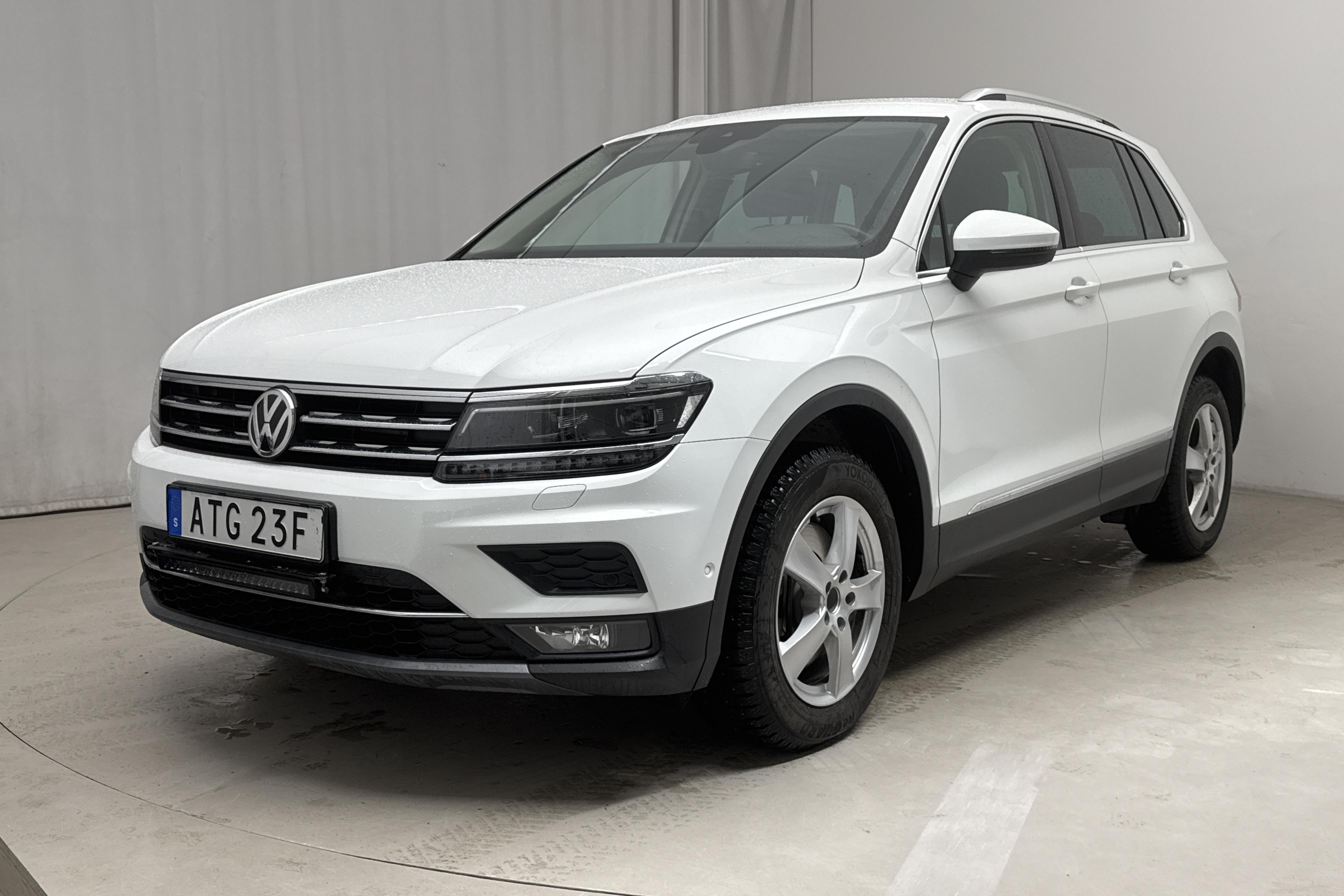 VW Tiguan 2.0 TDI 4MOTION (190hk) - 4 453 mil - Automat - vit - 2020