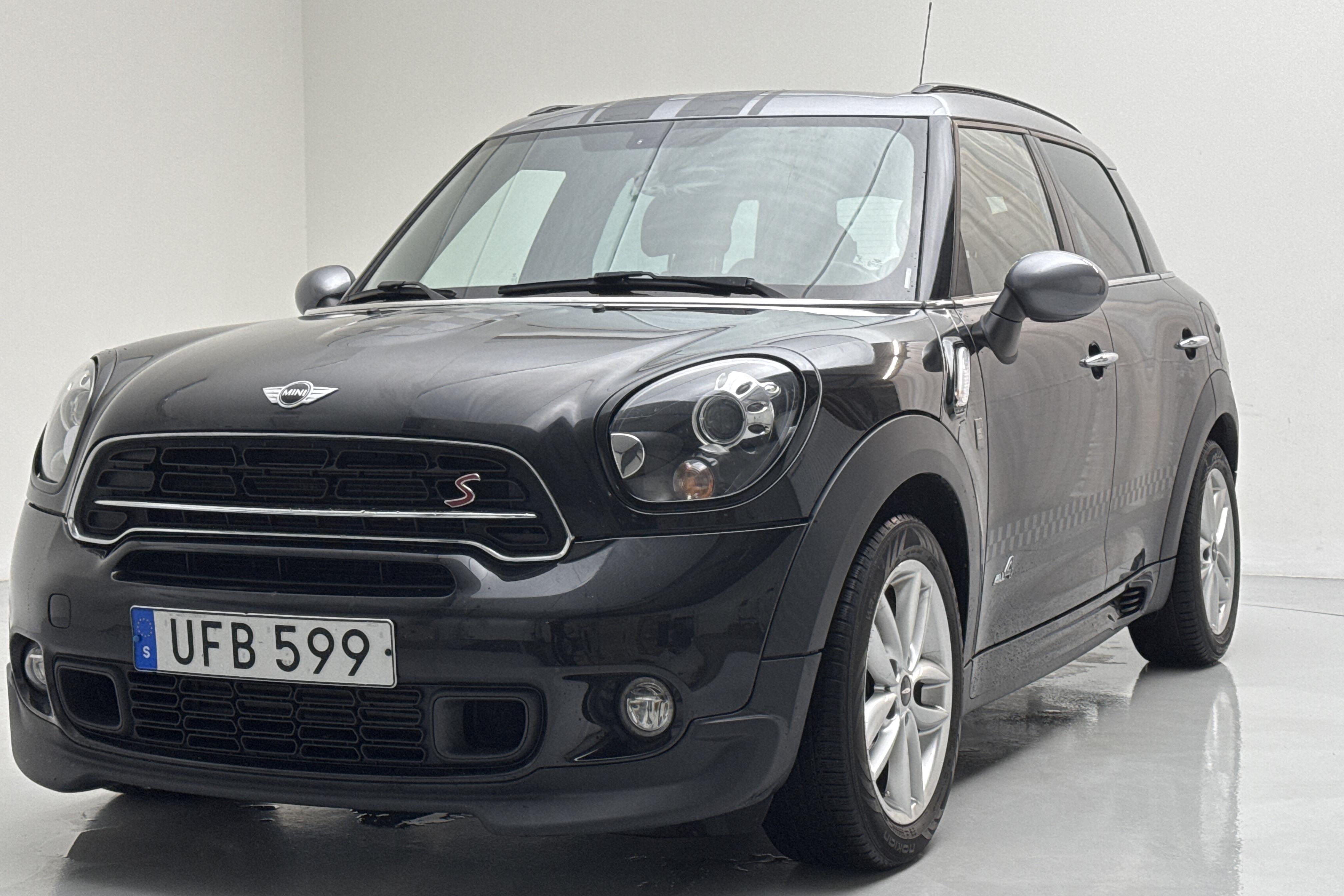 MINI Cooper S ALL4 Countryman (190hk) - 10 724 mil - Manuell - svart - 2015