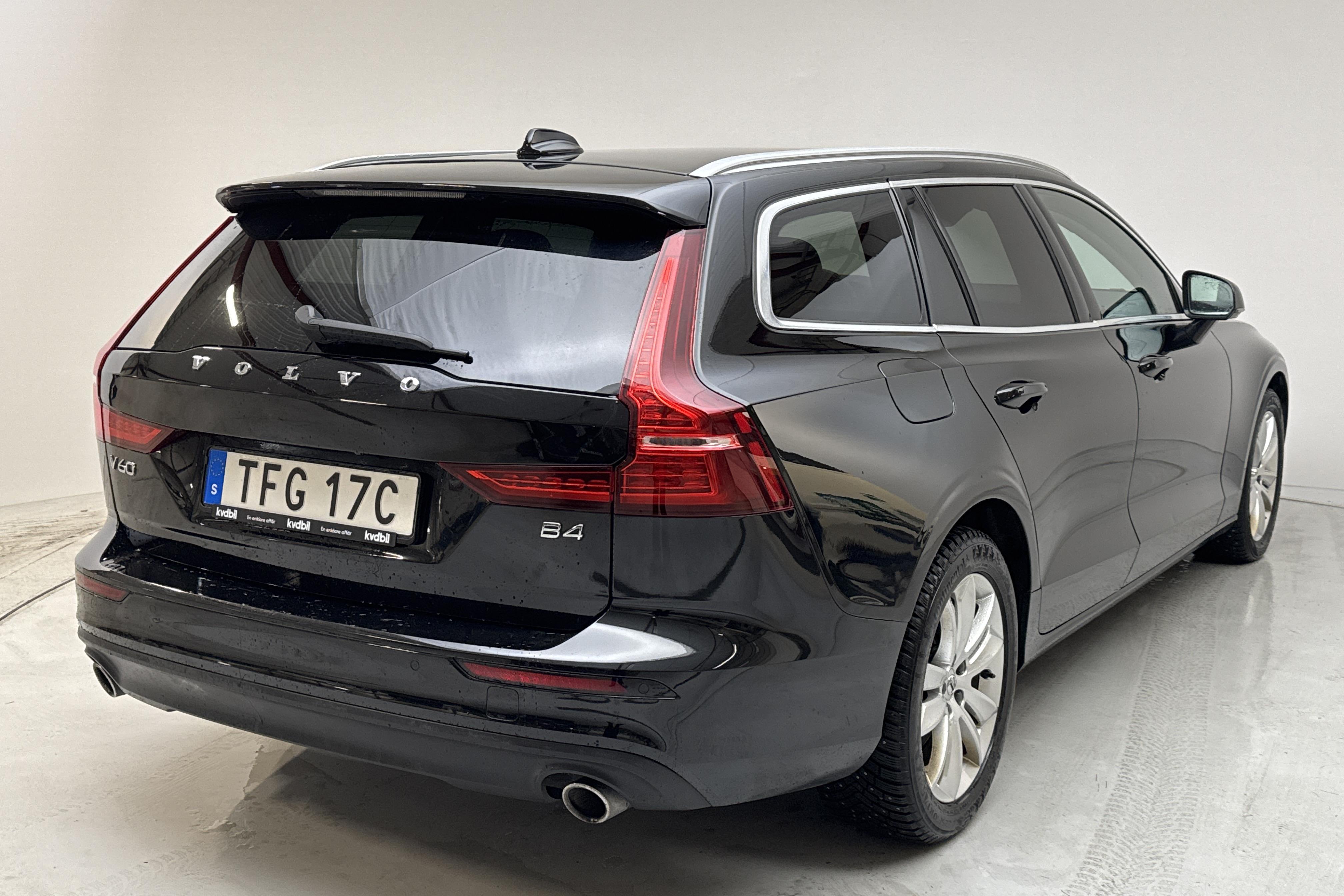 Volvo V60 B4 Mildhybrid, Diesel (197hk) - 173 150 km - Automatic - black - 2021