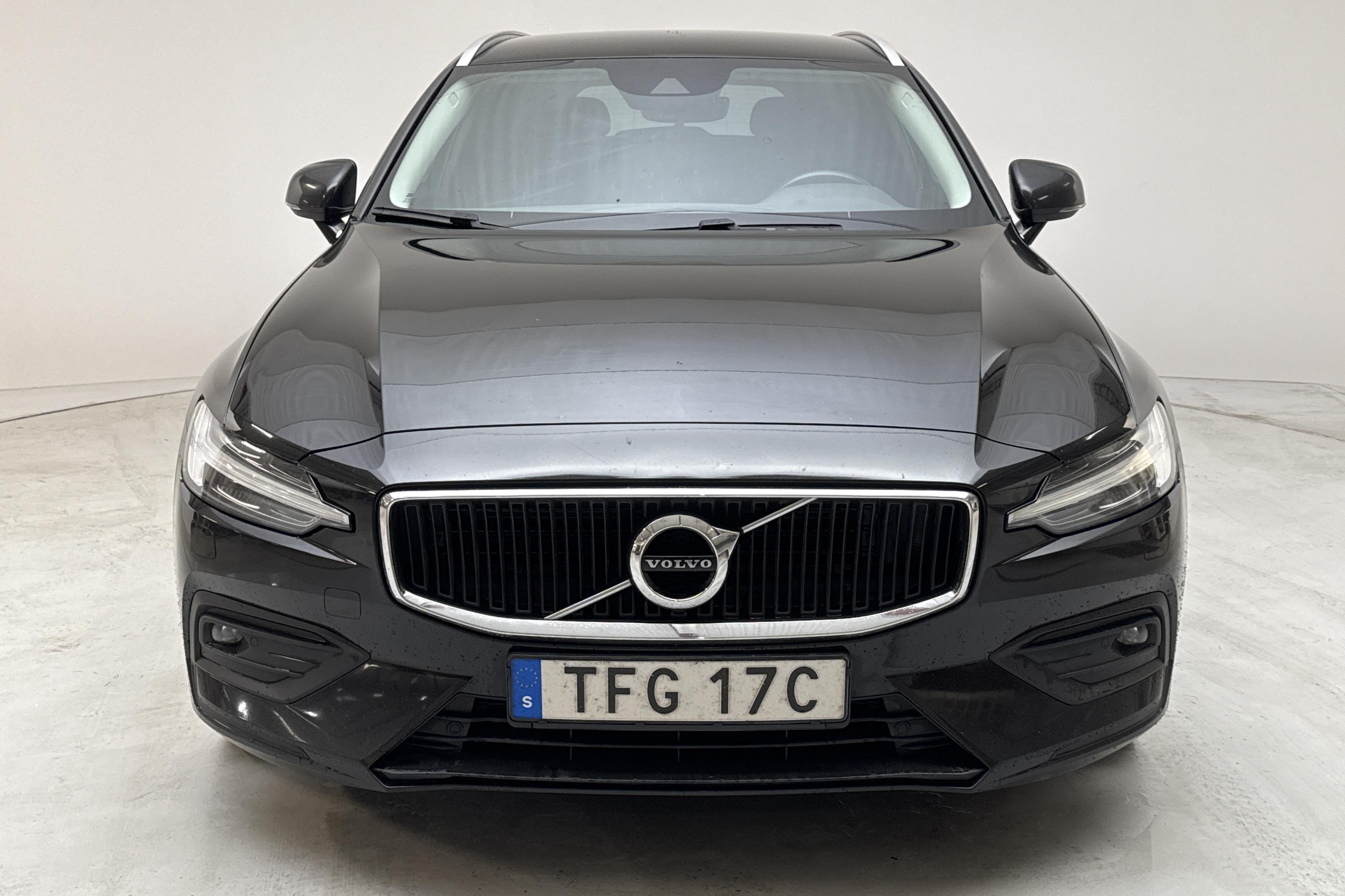 Volvo V60 B4 Mildhybrid, Diesel (197hk) - 173 150 km - Automatic - black - 2021