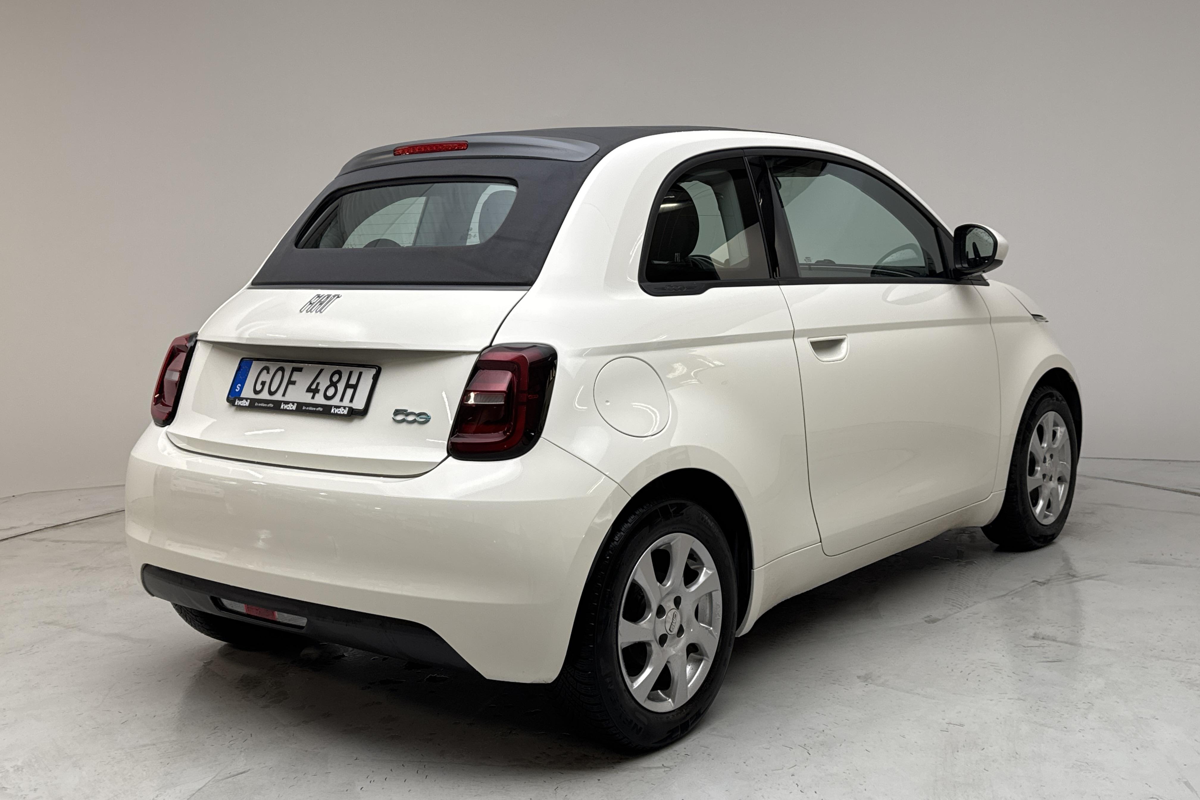 Fiat 500e Cabriolet (118hk) - 4 679 mil - Manuell - vit - 2021