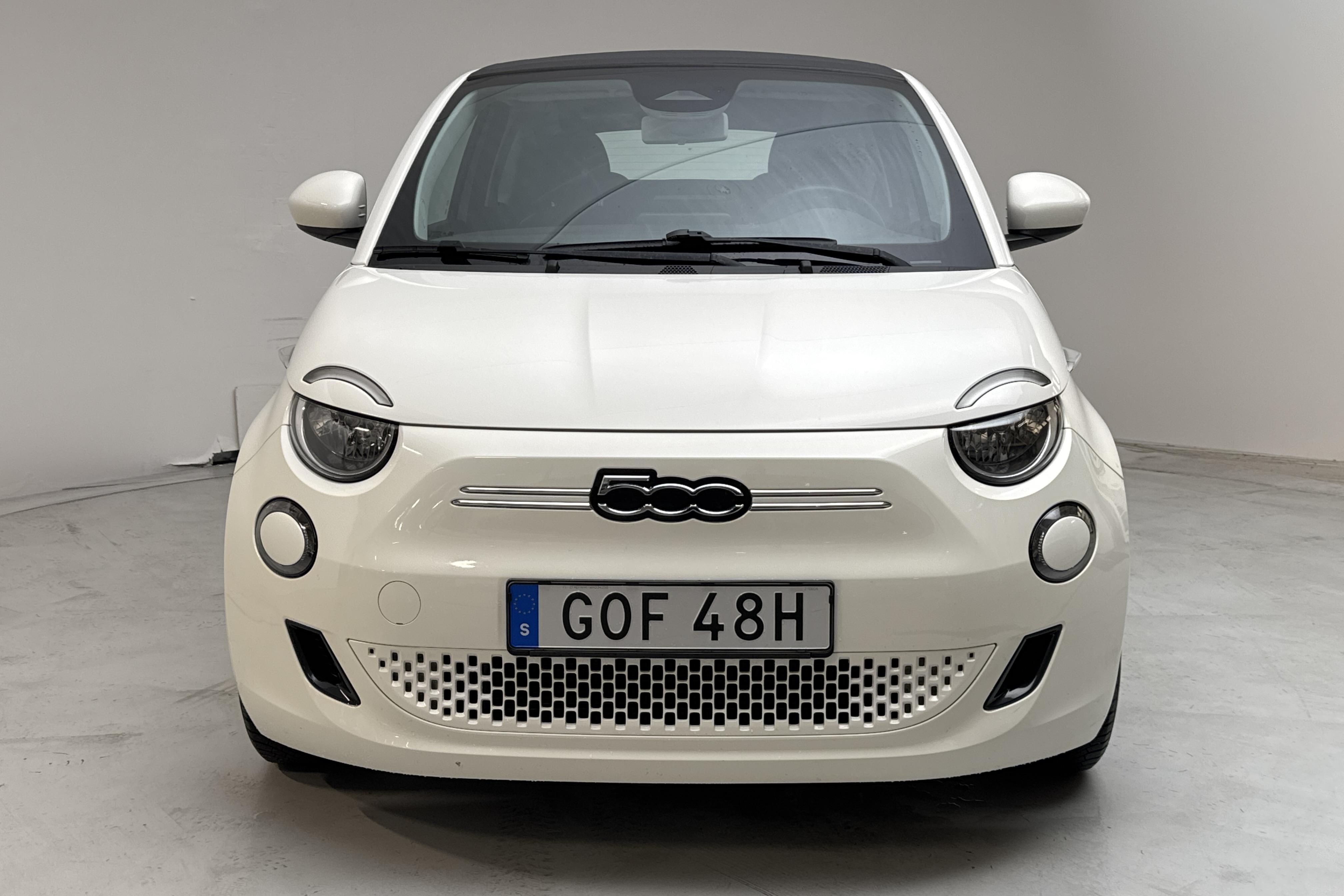 Fiat 500e Cabriolet (118hk) - 4 679 mil - Manuell - vit - 2021