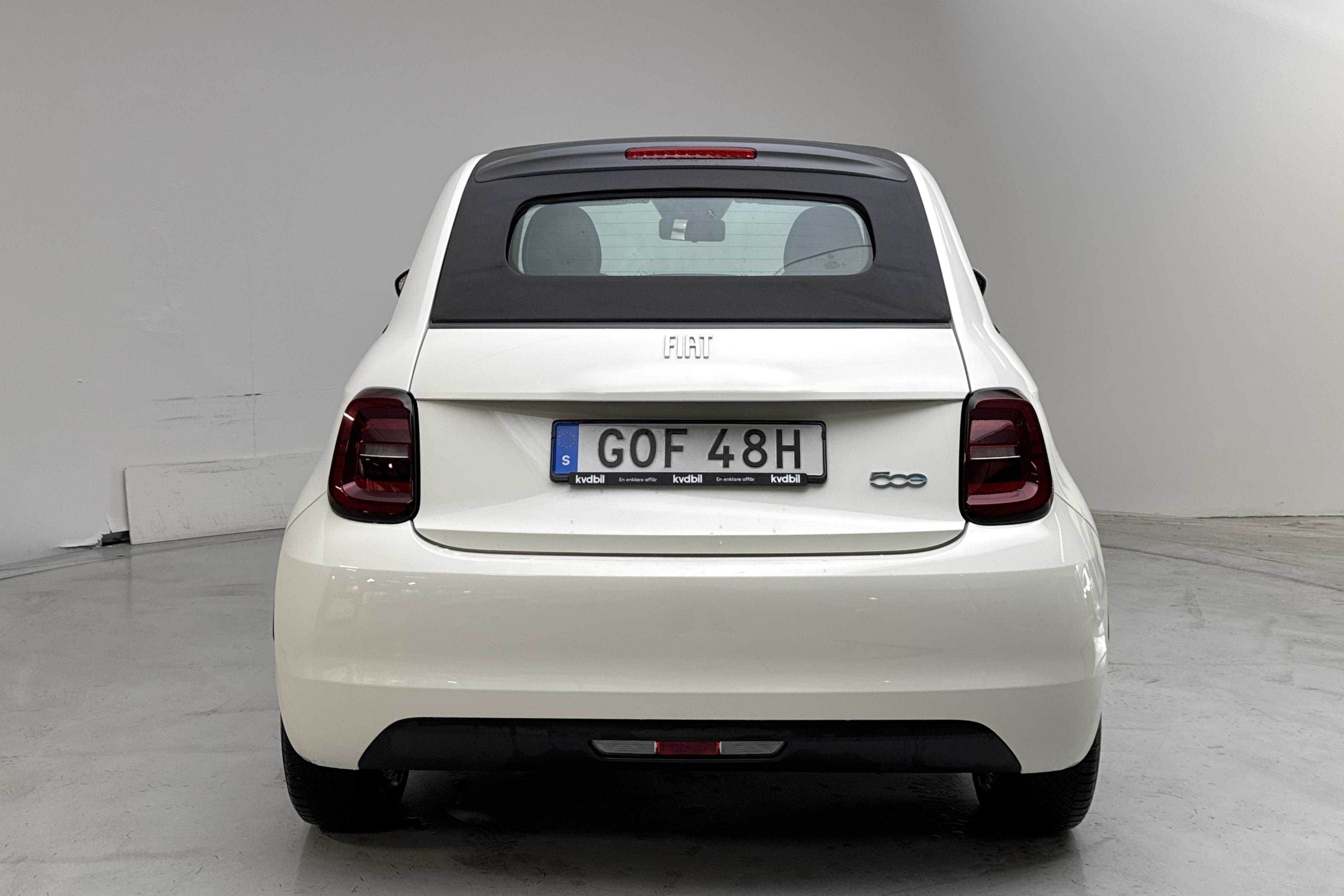 Fiat 500e Cabriolet (118hk) - 4 679 mil - Manuell - vit - 2021