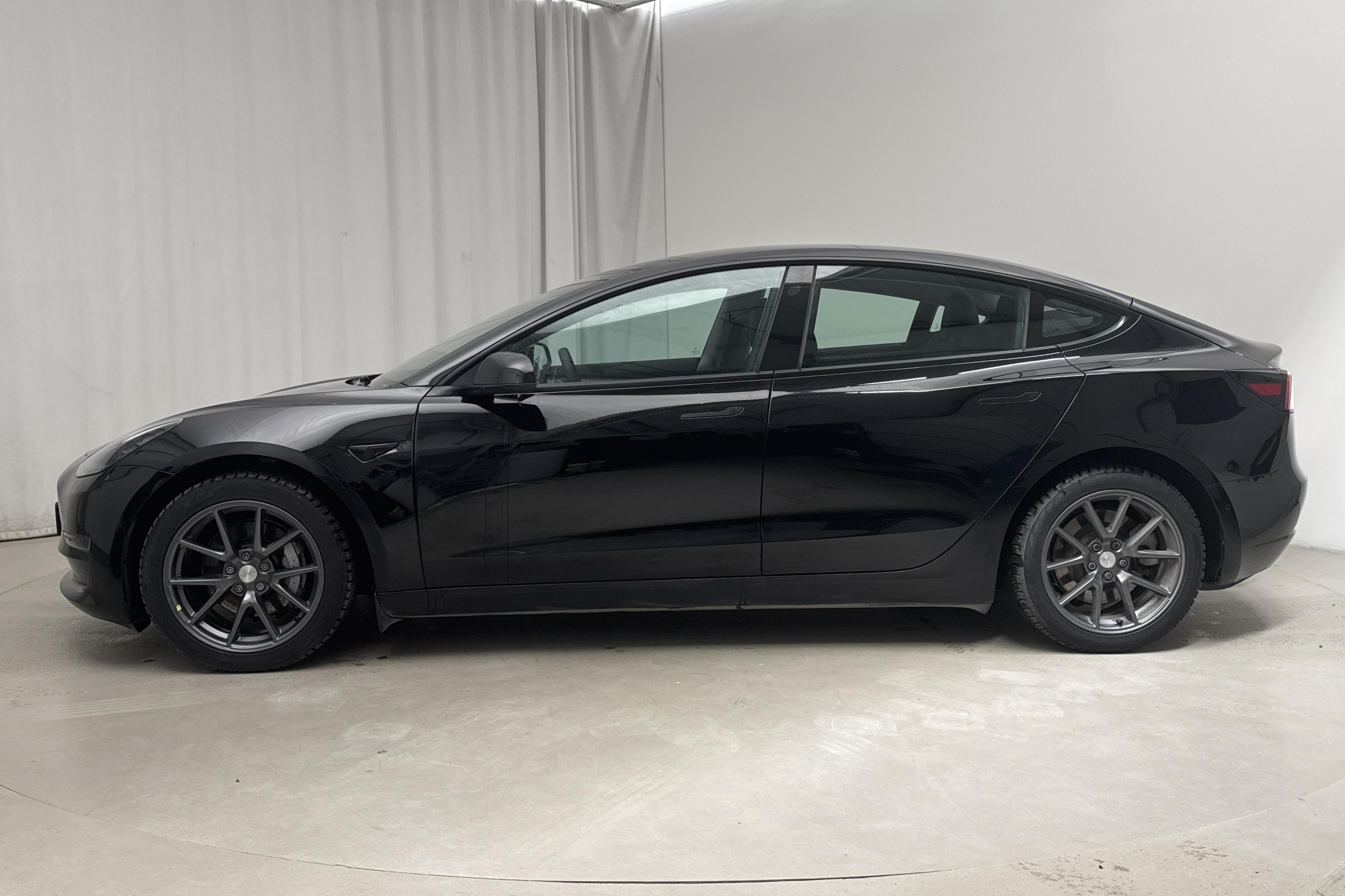 Tesla Model 3 Long Range Dual Motor AWD - 69 650 km - Automatic - black - 2022