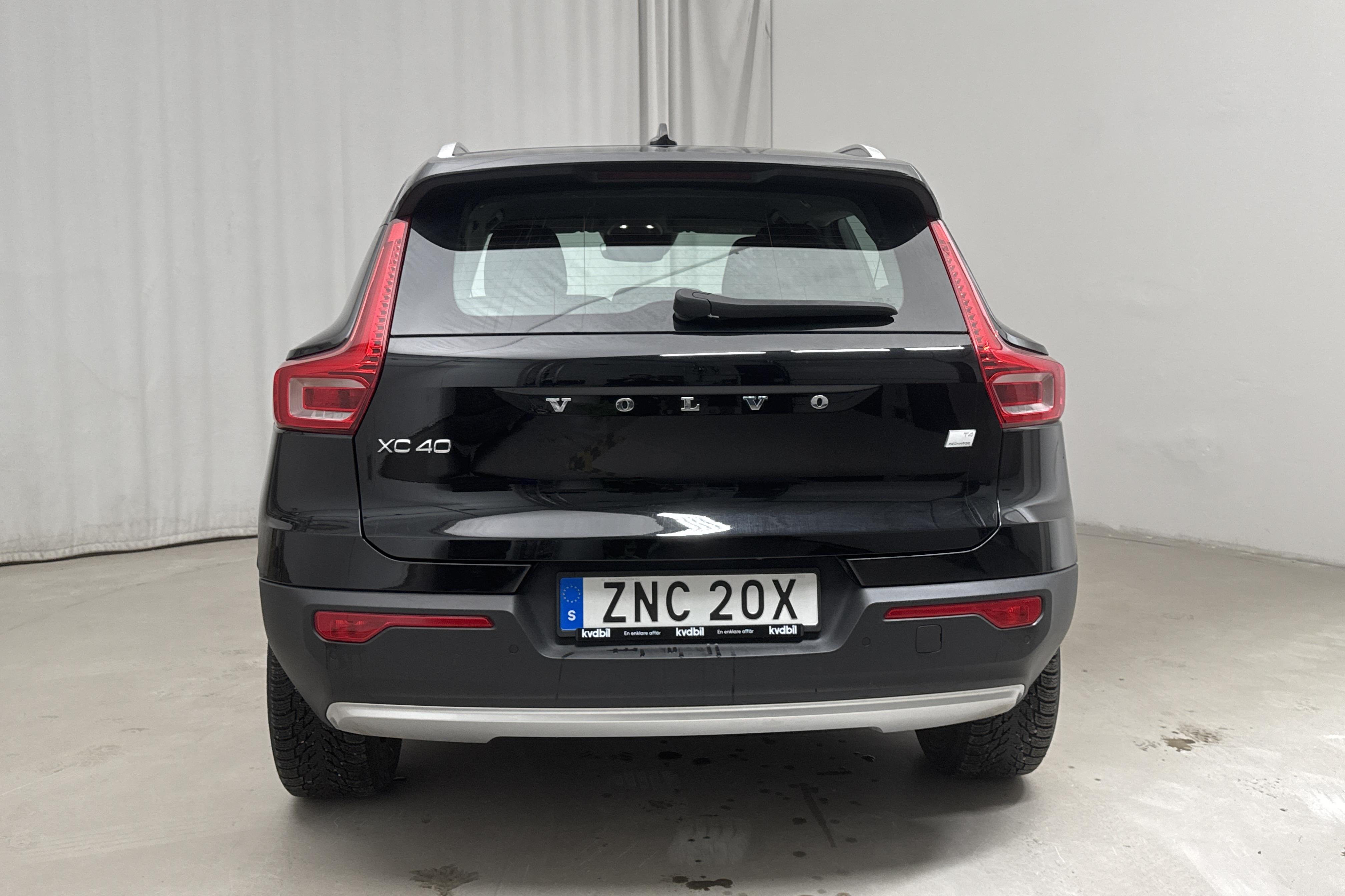 Volvo XC40 T4 2WD Twin Engine (211hk) - 7 917 mil - Automat - svart - 2021