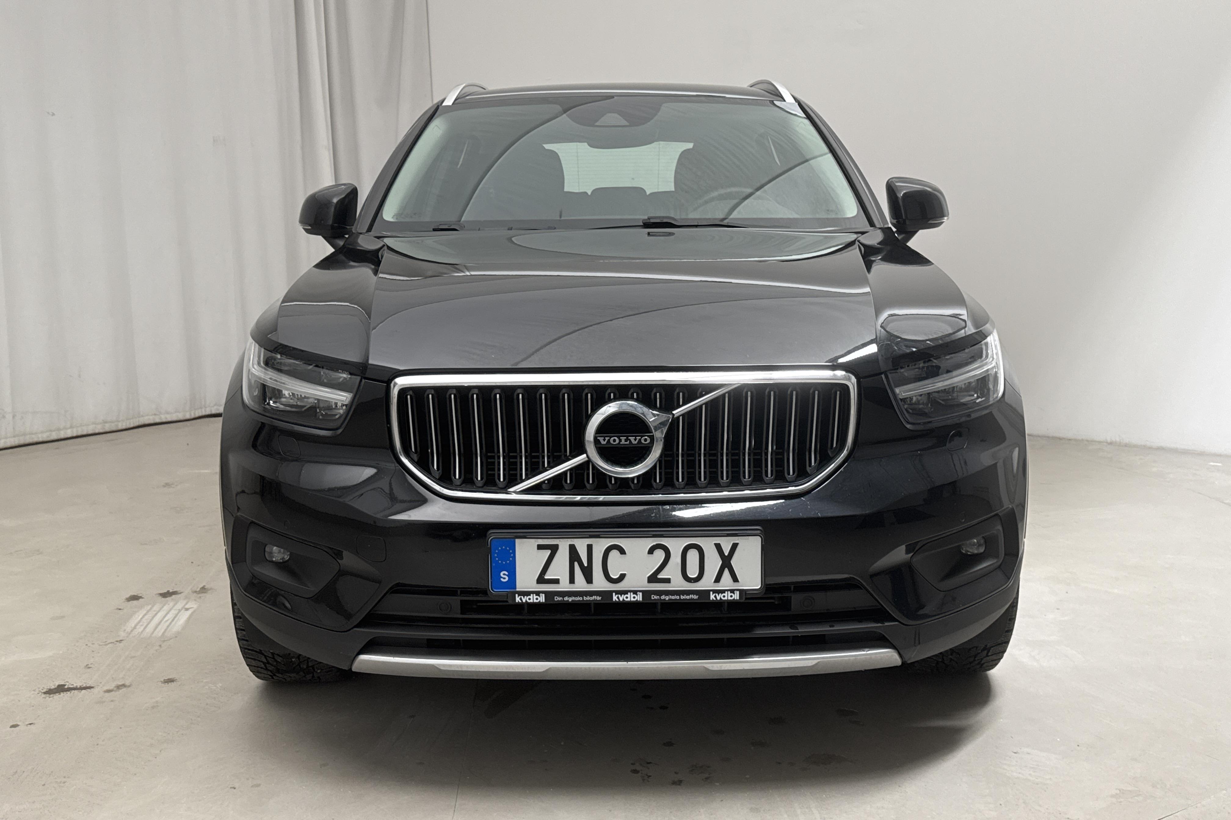 Volvo XC40 T4 2WD Twin Engine (211hk) - 7 917 mil - Automat - svart - 2021