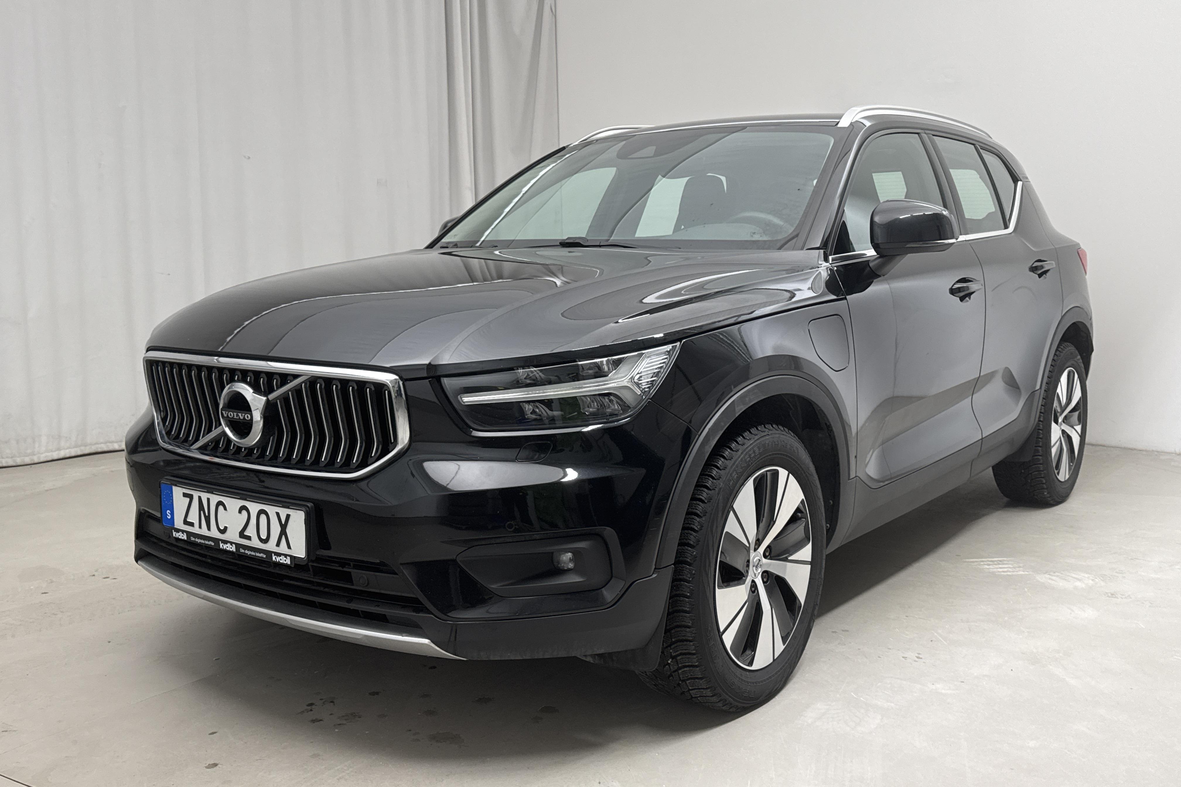 Volvo XC40 T4 2WD Twin Engine (211hk) - 7 917 mil - Automat - svart - 2021