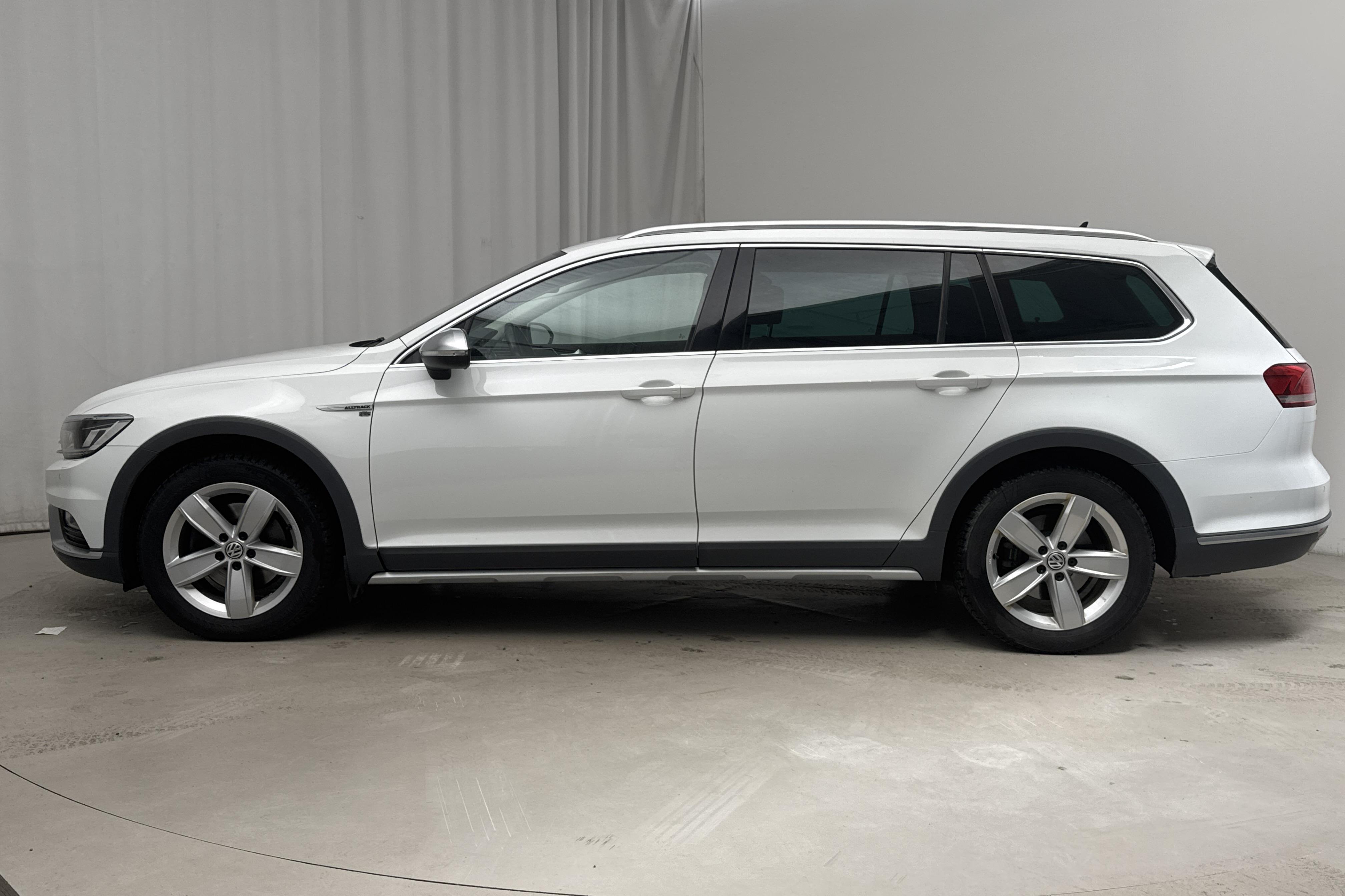 VW Passat Alltrack 2.0 TDI 4MOTION (190hk) - 171 030 km - Automatic - white - 2019