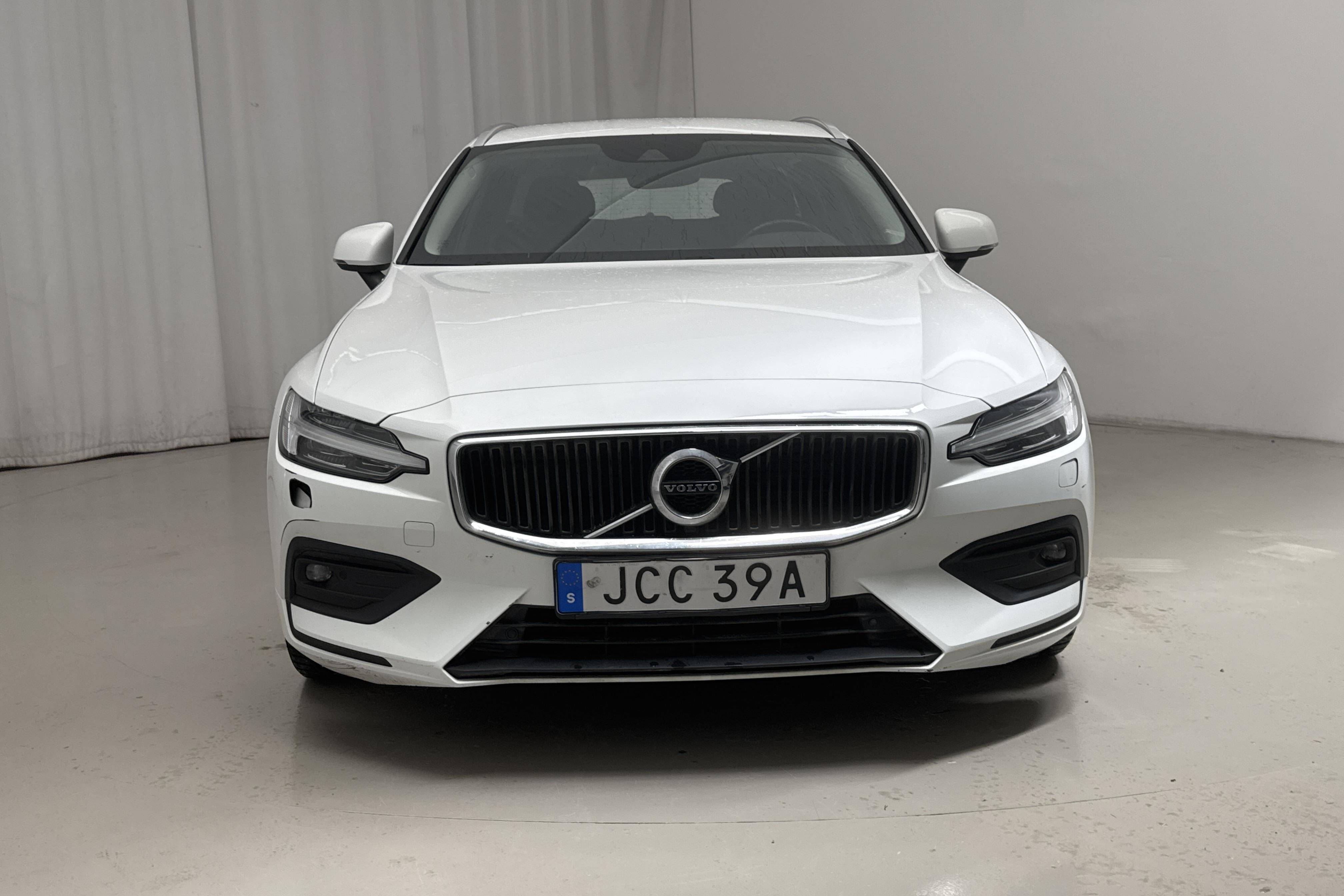 Volvo V60 D3 (150hk) - 11 893 mil - Automat - vit - 2020