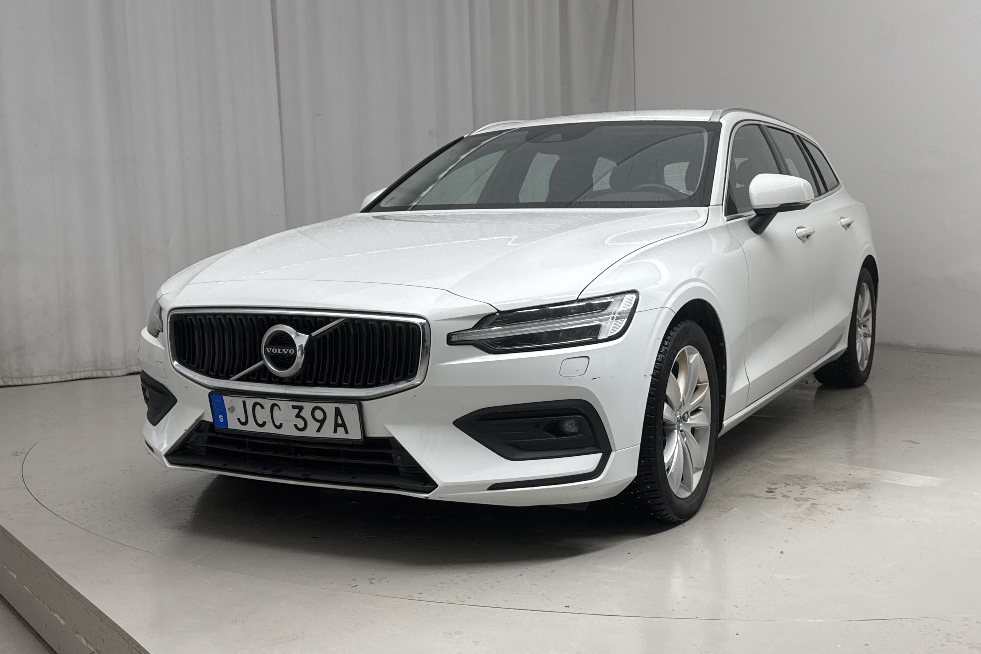 Volvo V60 D3 (150hk) - 11 893 mil - Automat - vit - 2020