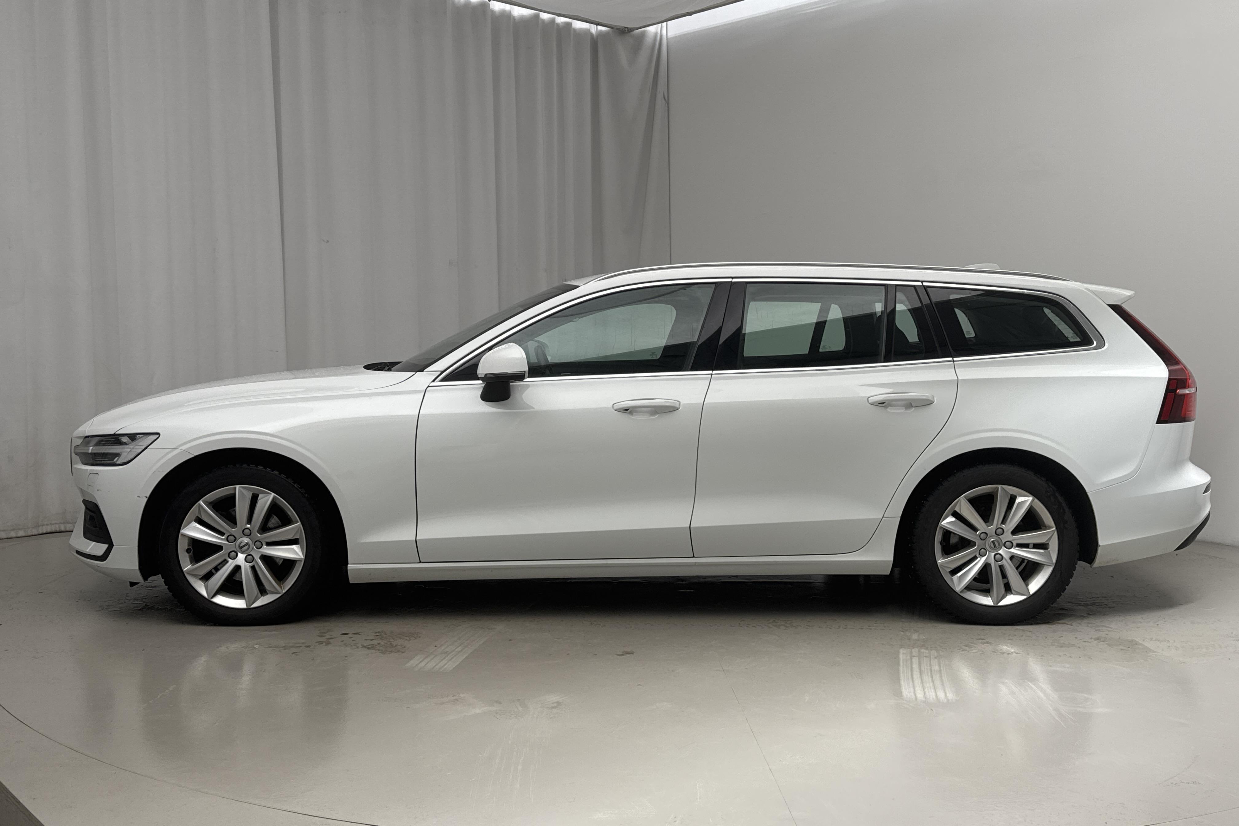 Volvo V60 D3 (150hk) - 11 893 mil - Automat - vit - 2020