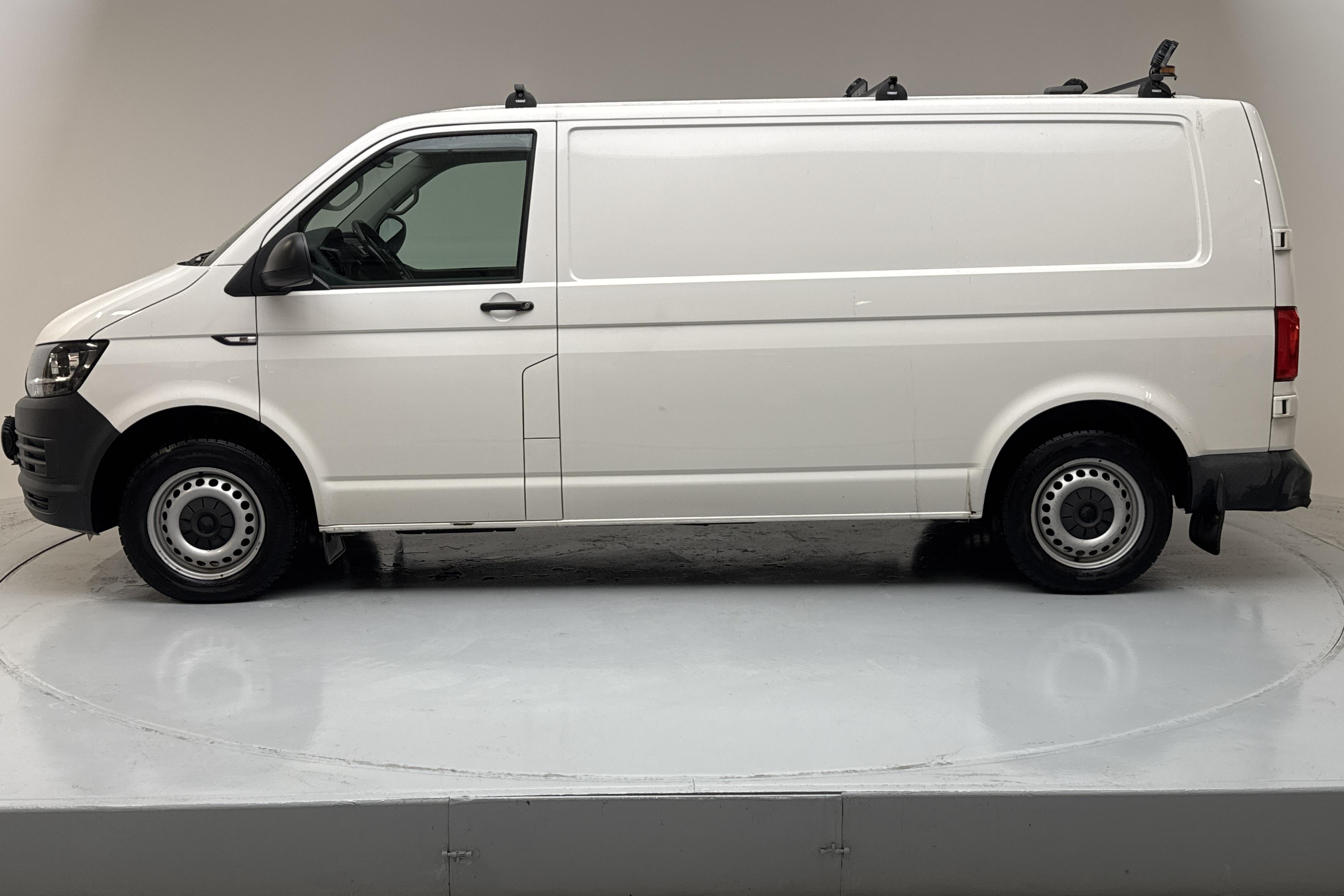 VW Transporter T6 2.0 TDI BMT Skåp 4MOTION (150hk) - 158 410 km - Manualna - biały - 2019