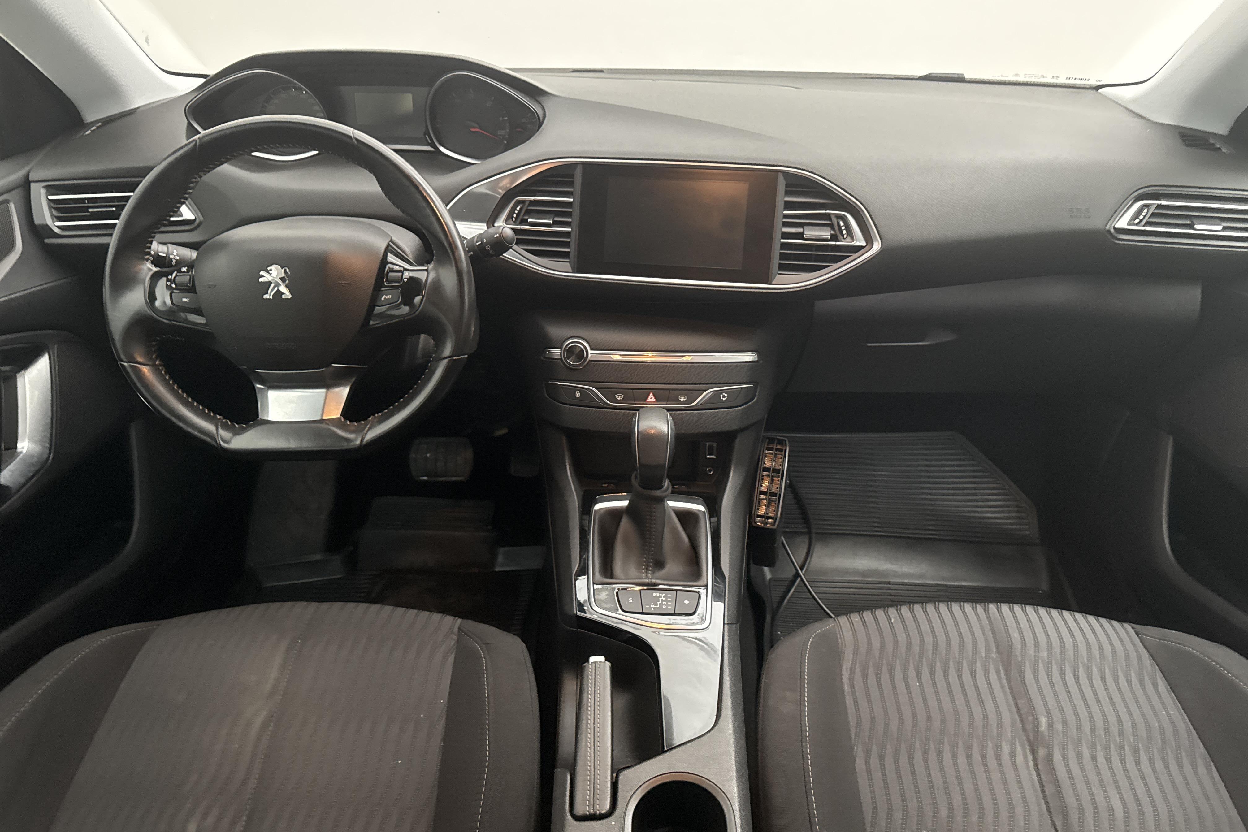 Peugeot 308 BlueHDi 5dr (120hk) - 73 090 km - Automaatne - valge - 2017